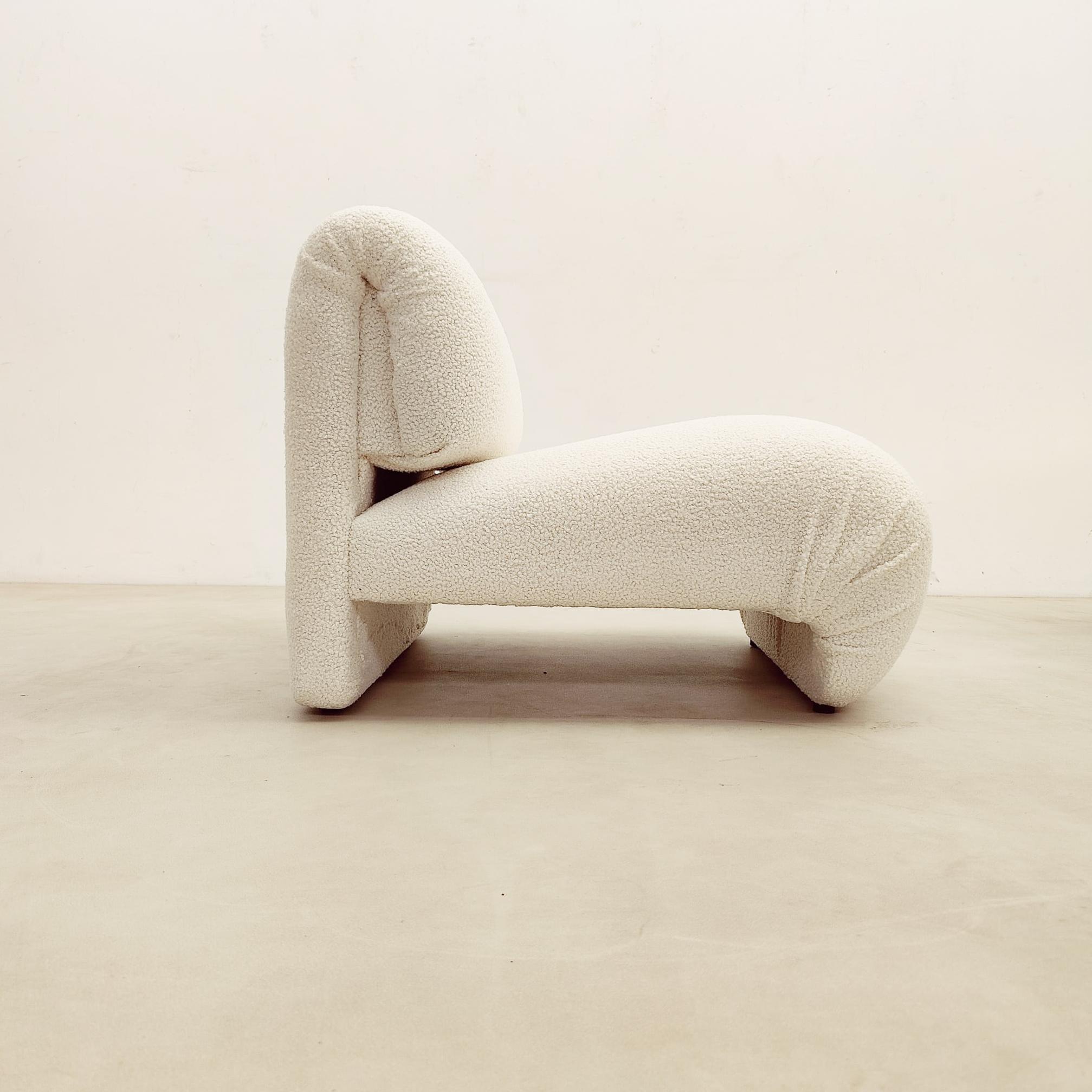 Mid-20th Century Mid-Century Modern Pair of Italian Lounge Chairs, White Boucle Fabric, 1960s