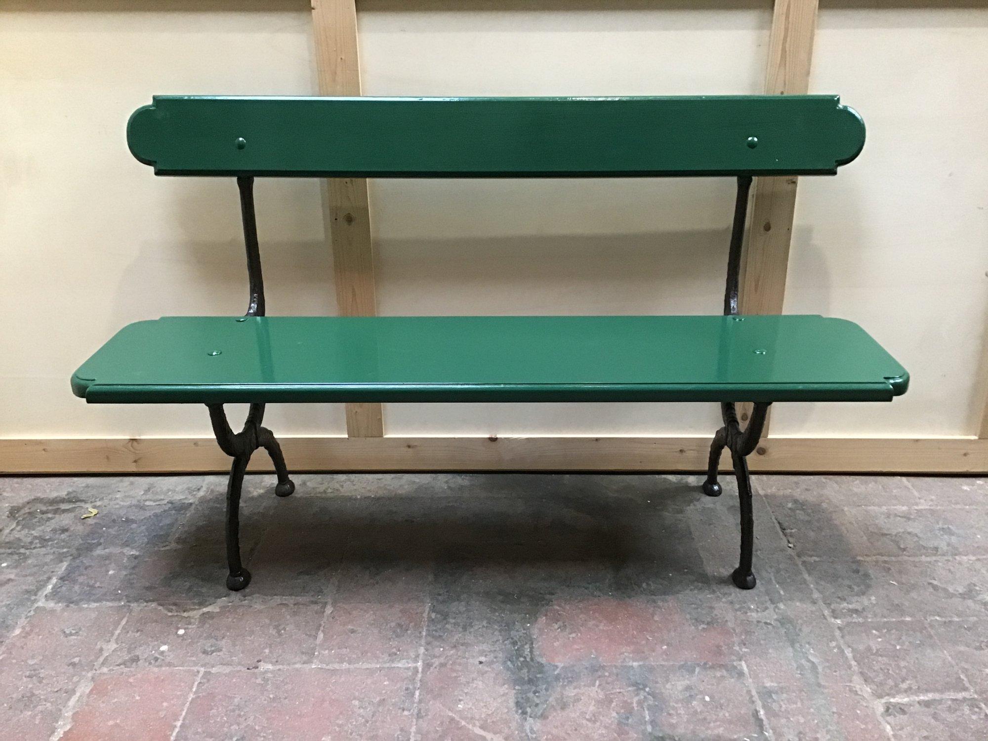 Mid-Century Modern Pair of Italian Painted Wood and Cast Iron Structure Benches For Sale 2