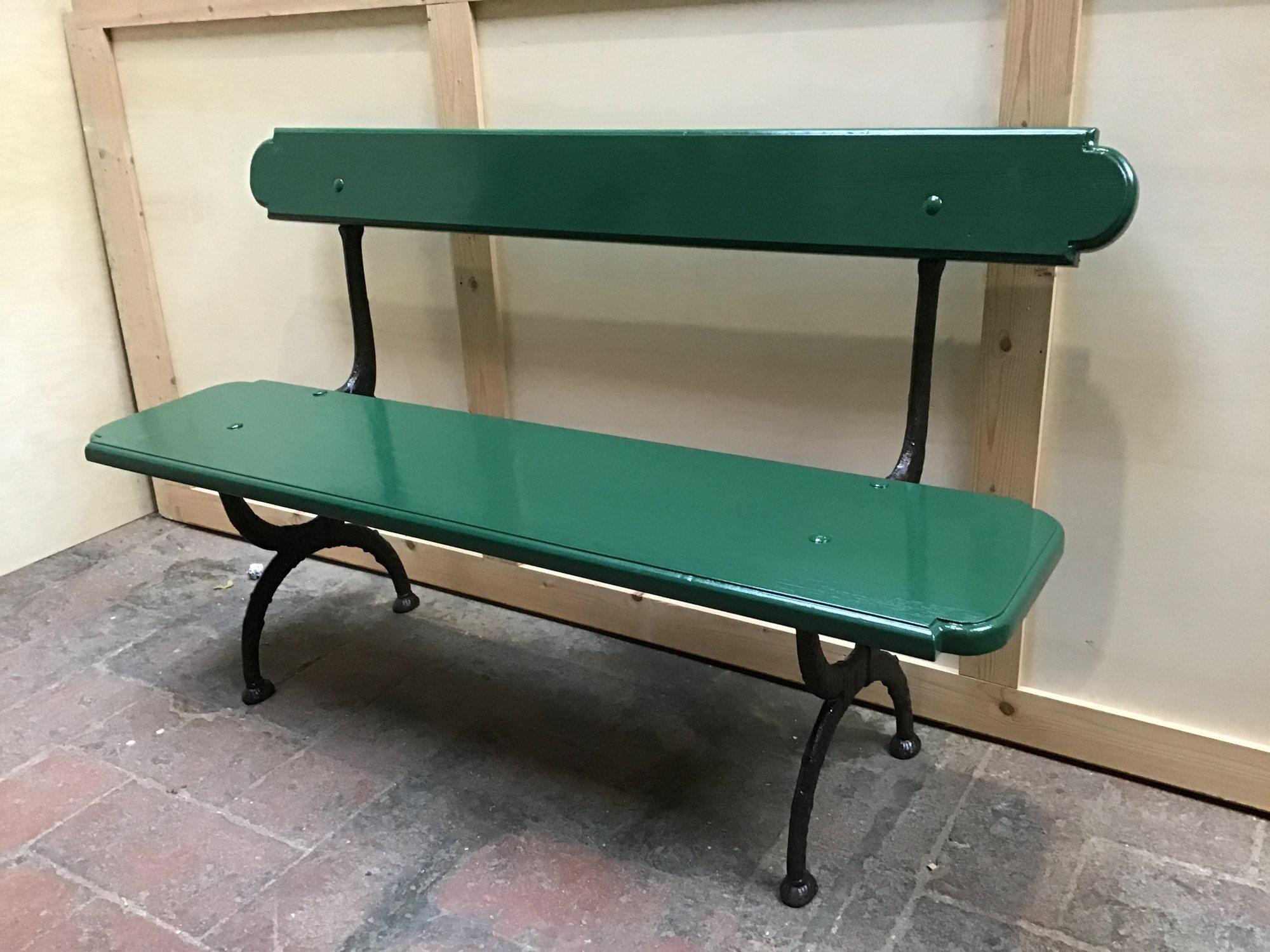 Mid-Century Modern Pair of Italian Painted Wood and Cast Iron Structure Benches For Sale 3