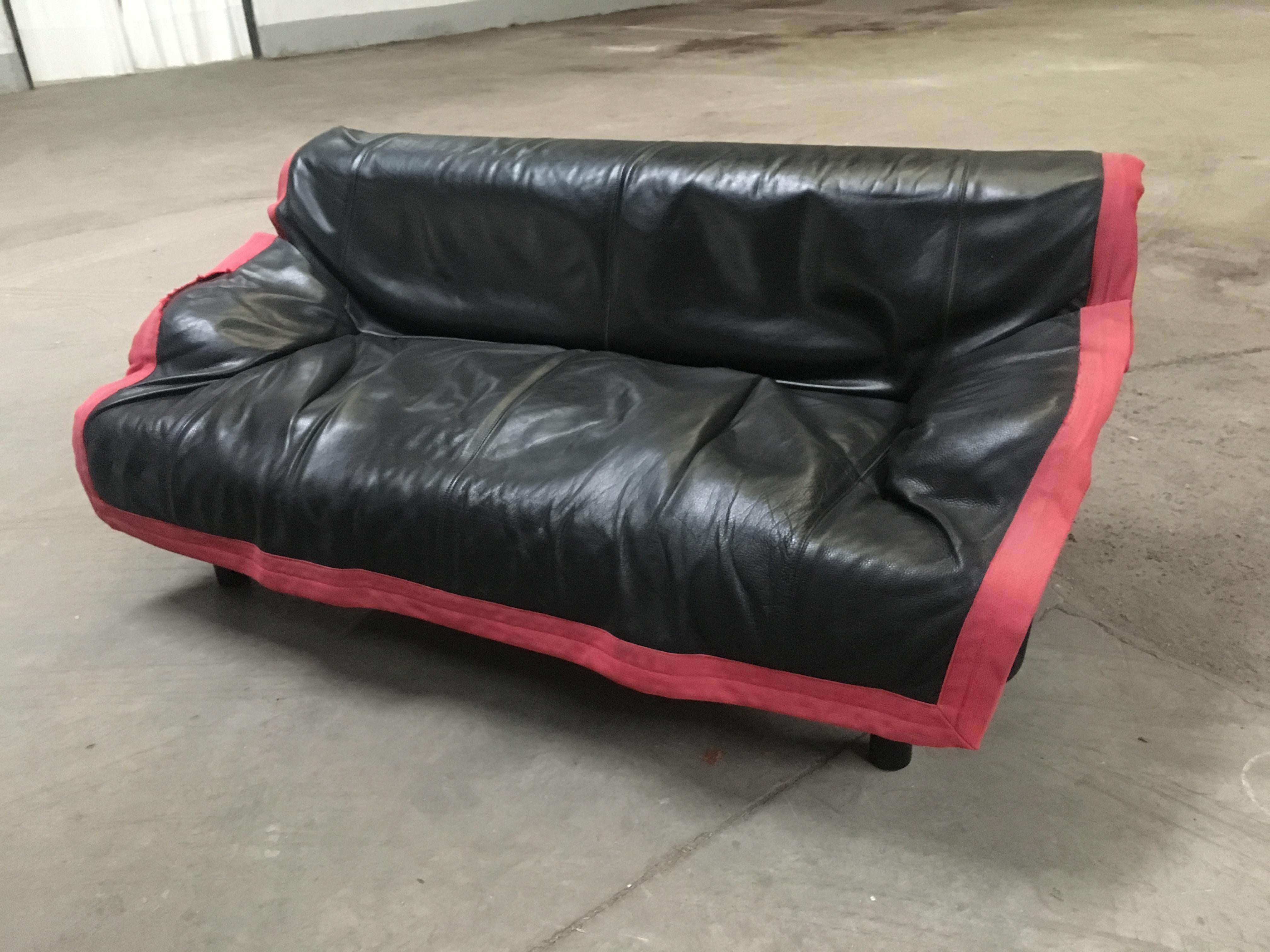 Metal Mid-Century Modern Pair of Italian Sindbad Cassina Leather Sofas by Magistretti