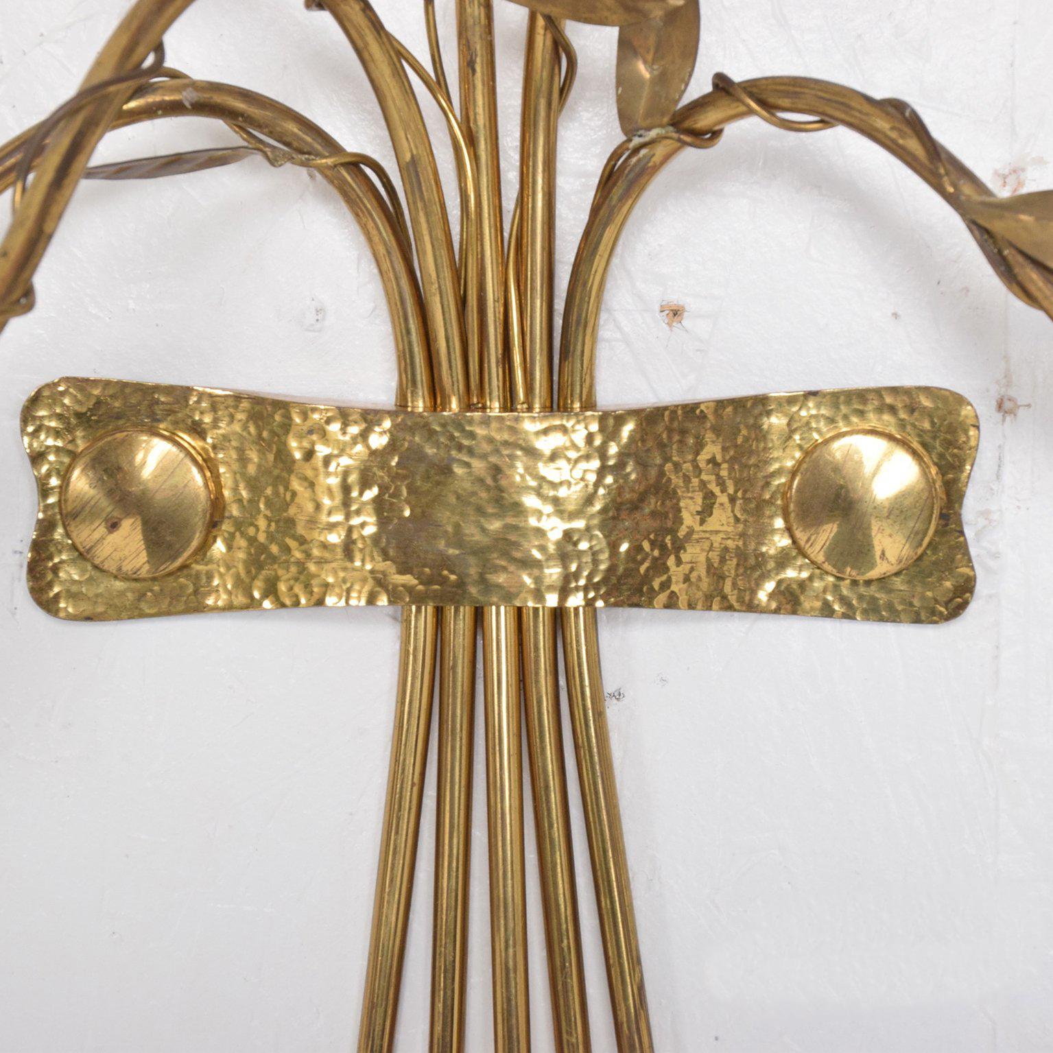 Mid-Century Modern Pair of Italian Wall Sconces Five Arms 1