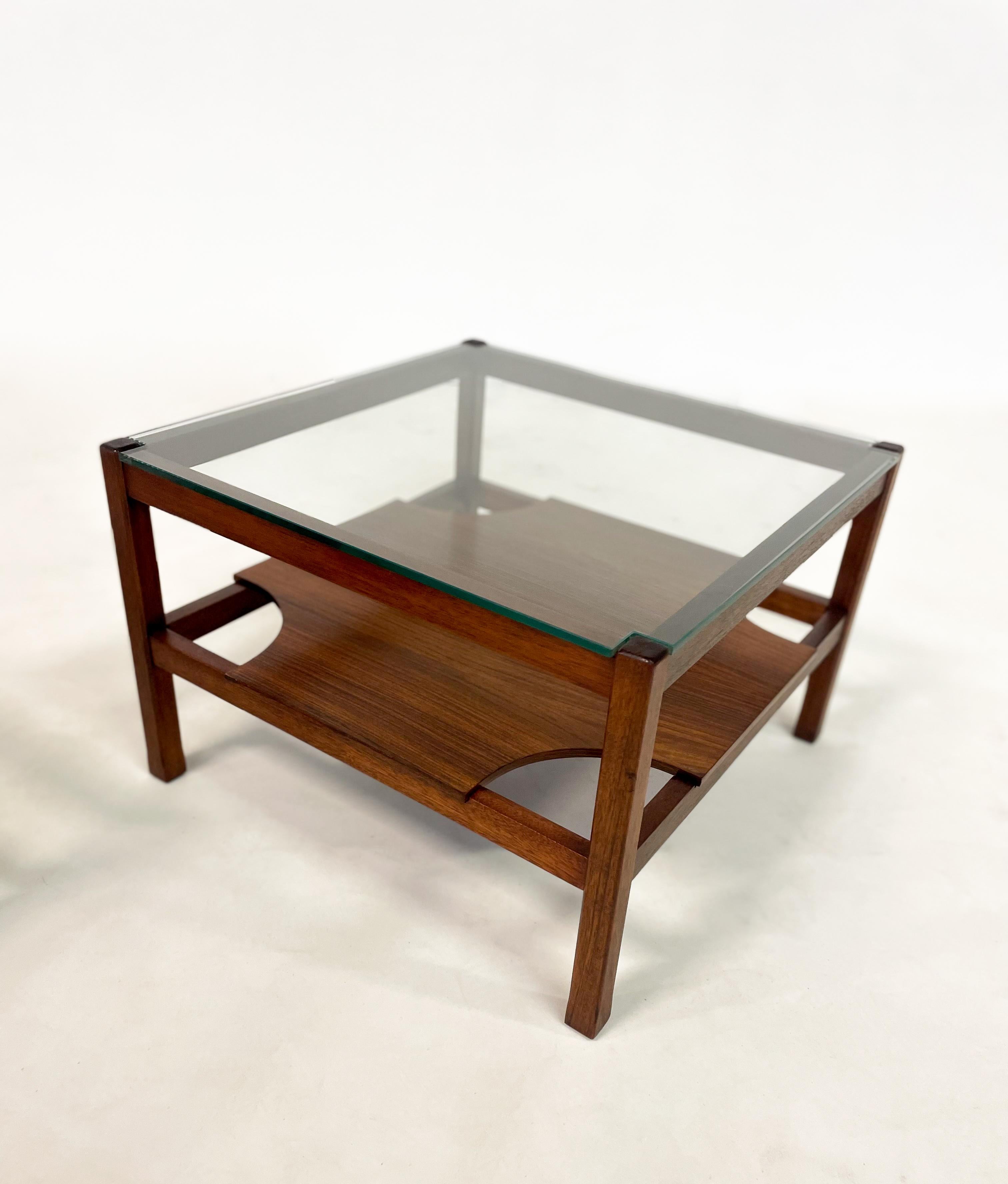 Mid-Century Modern Pair of Italian Wooden Side Table, 1960s 3