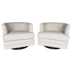 Retro Mid-Century Modern Pair of Ivory Bouclé Swivel Lounge Chairs