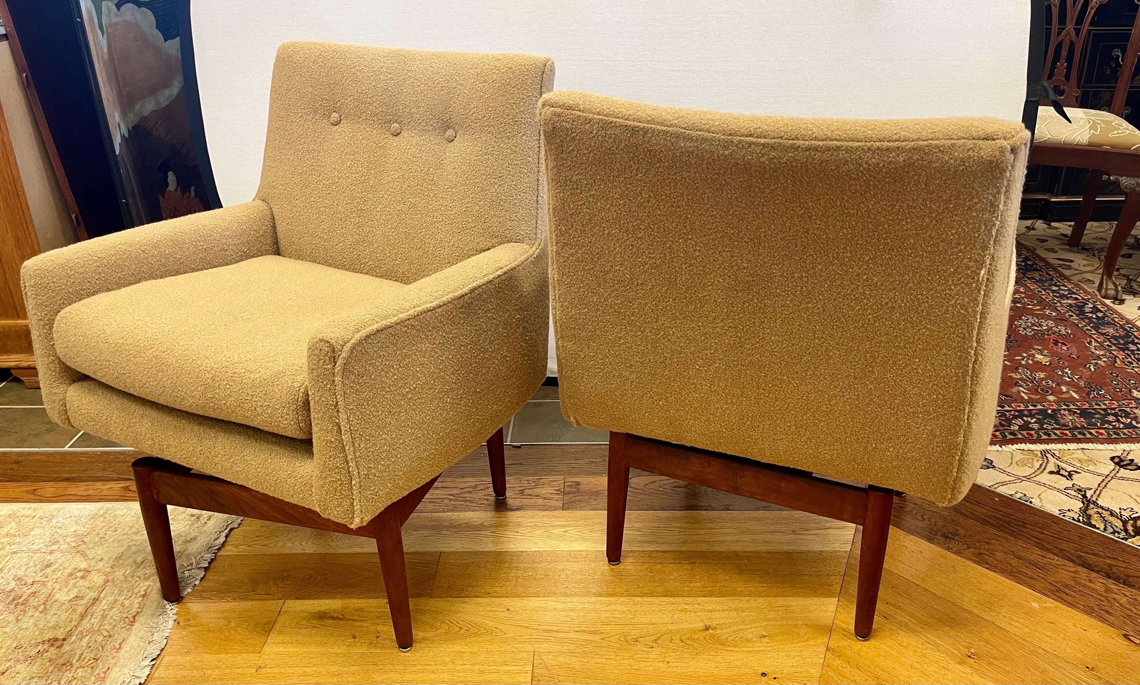 Mid-Century Modern Pair of Jens Risom Swivel Chairs New RL Boucle Upholstery 5