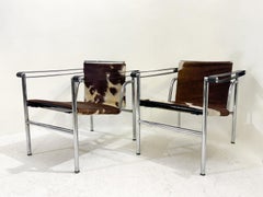 Mid-Century Modern Pair of LC1 Armchairs by Le Corbusier, Pierre Jeanneret, Char
