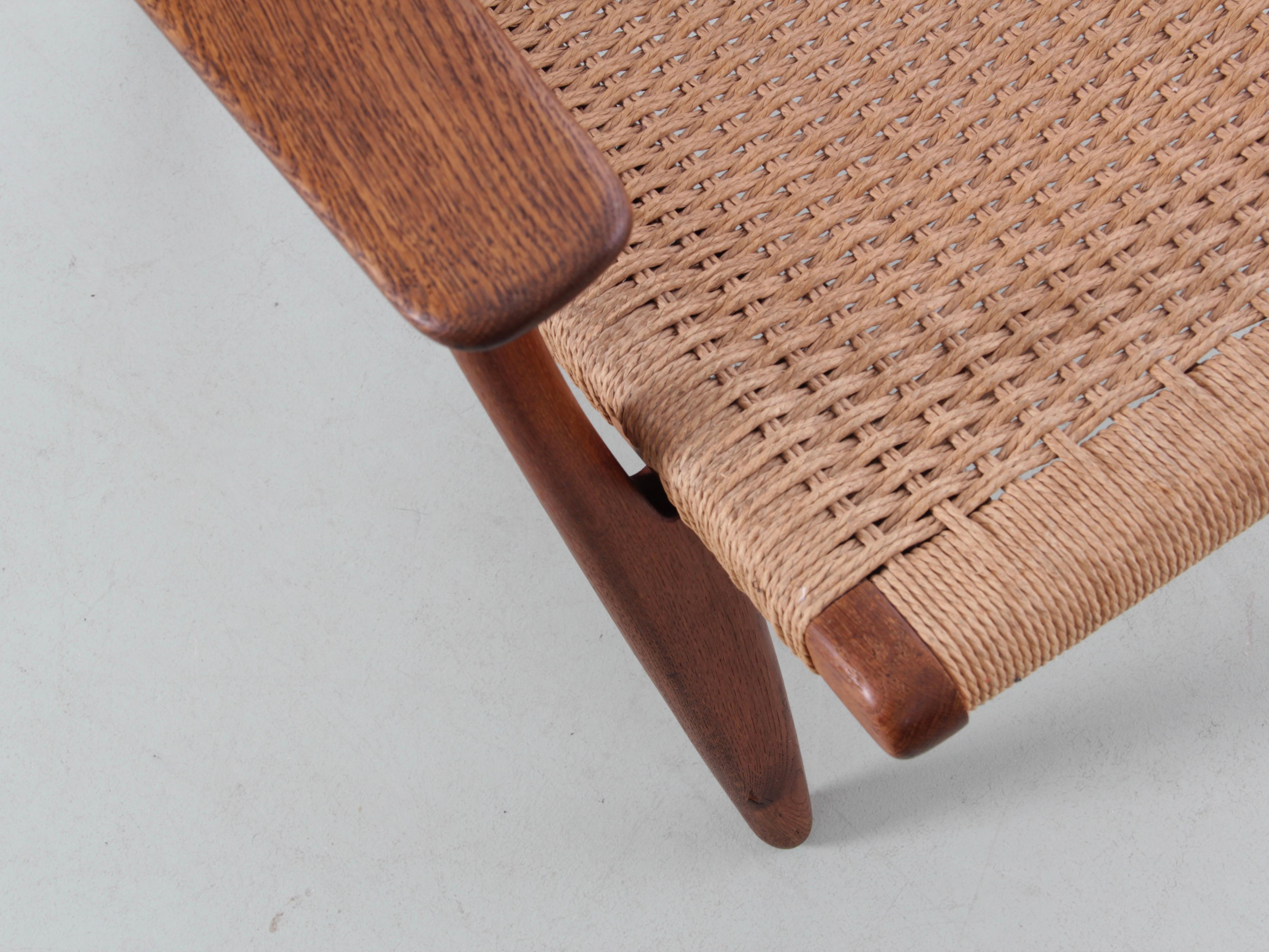 Mid-Century Modern Pair of Lounge Chair CH25 by Hans Wegner 8