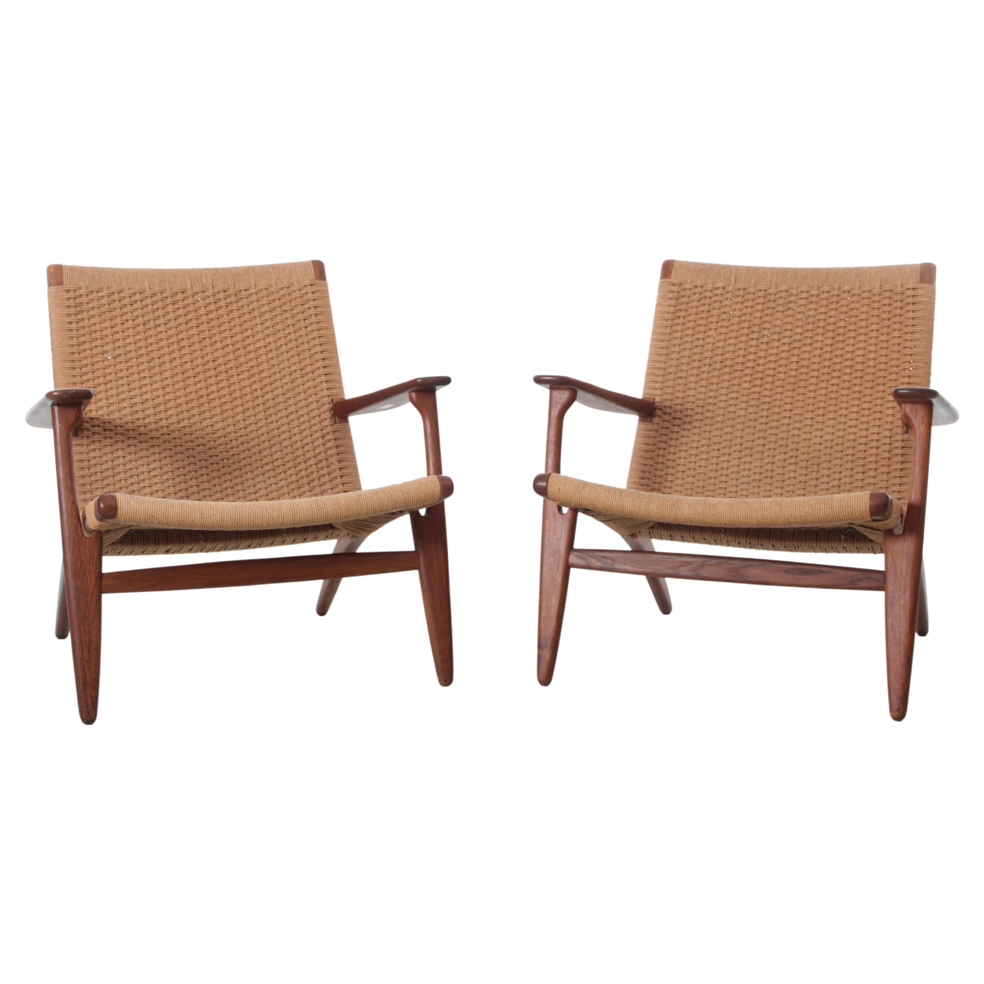 Mid-Century Modern Pair of Lounge Chair CH25 by Hans Wegner