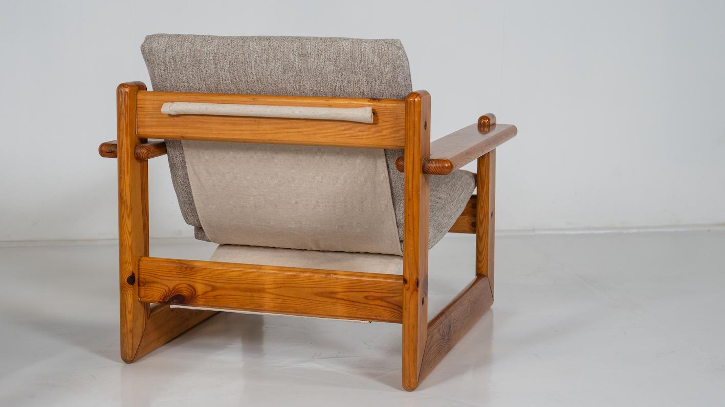 Mid-Century Modern Pair of Lounge Chairs, Wood and Fabric, Italy, 1970s For Sale 1