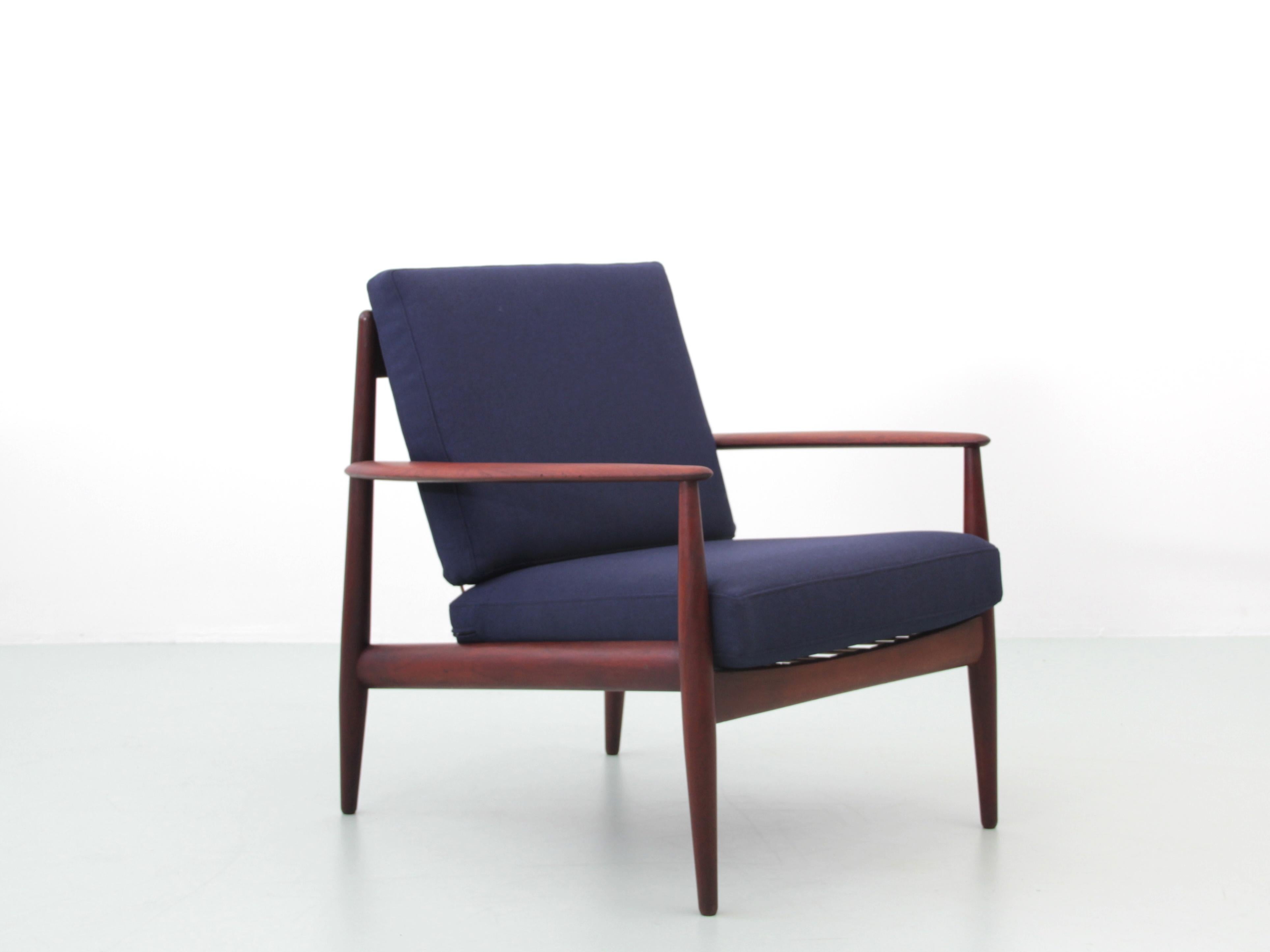 Scandinavian Modern Mid-Century Modern Pair of Lounge Chairs in Teak Model 118 by Grete Jalk For Sale