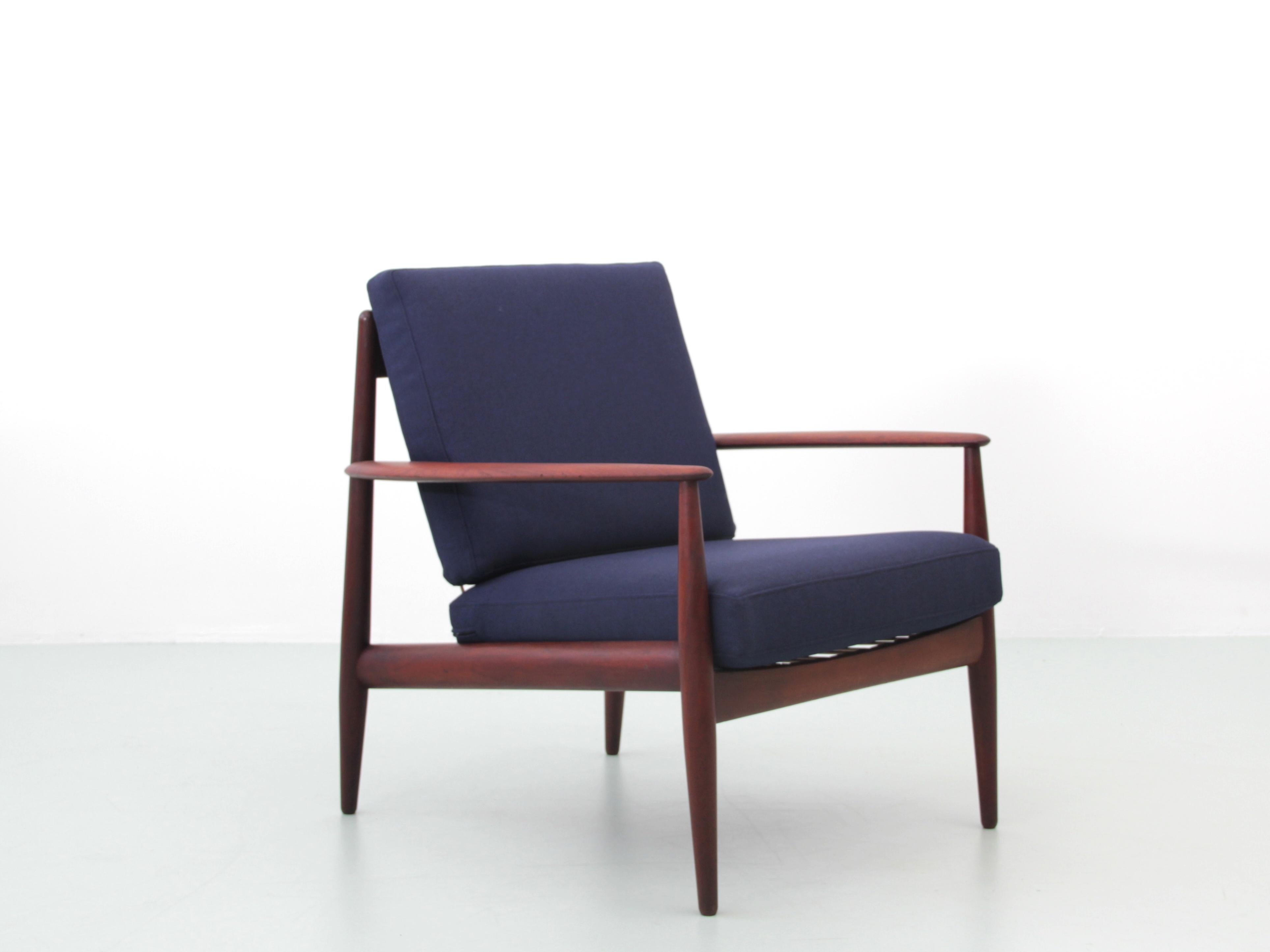 Scandinave moderne Paire de fauteuils de salon en teck de style mi-siècle moderne, modèle 118 de Grete Jalk en vente