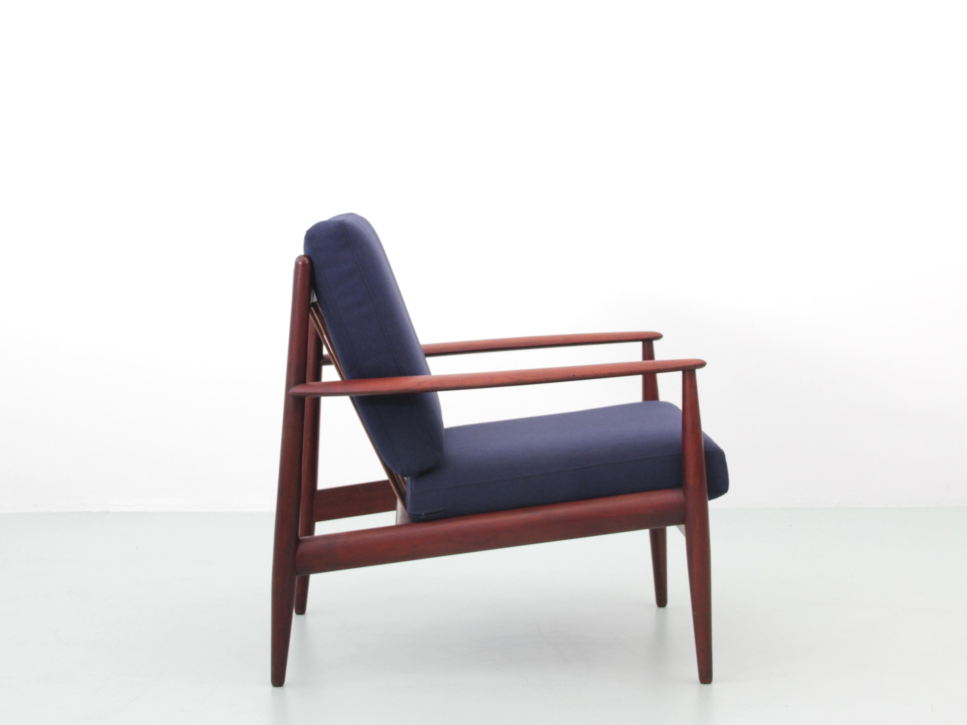 Scandinavian Mid-Century Modern Pair of Lounge Chairs in Teak Model 118 by Grete Jalk For Sale