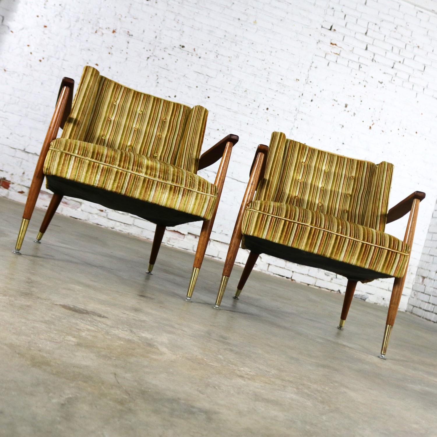Mid-Century Modern Pair of Lounge Chairs with Teak Arms and Legs & Brass Sabots In Good Condition In Topeka, KS