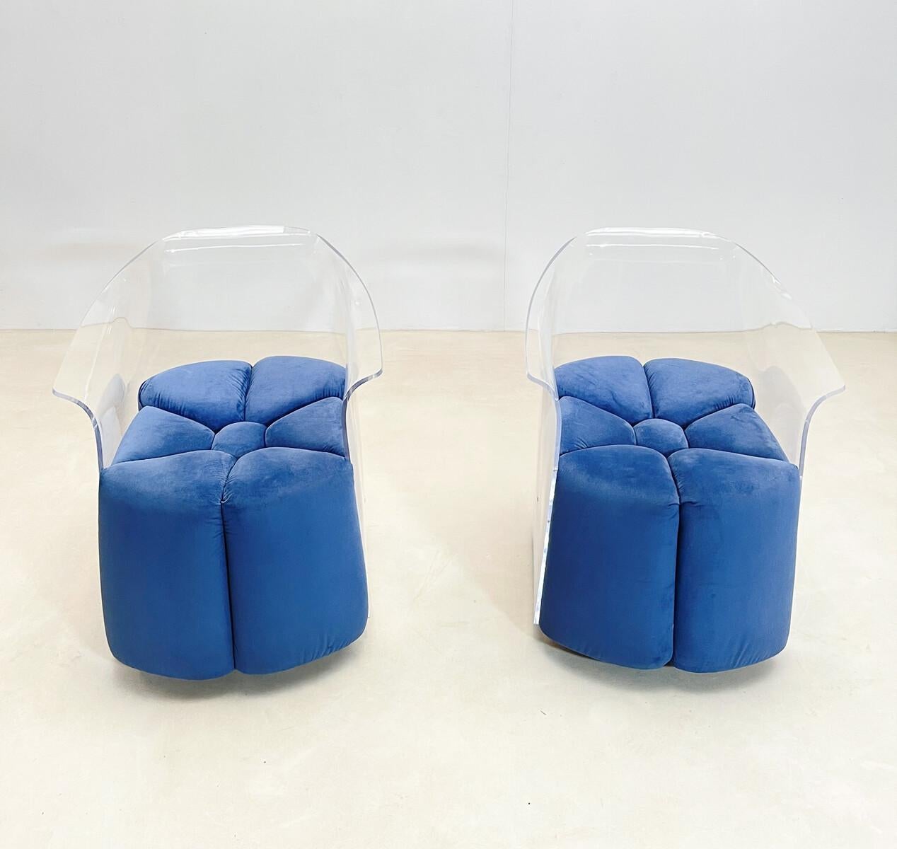 Mid-Century Modern Pair of Lucite Armchairs, Blue Velvet, Italy, 1970s For Sale 1