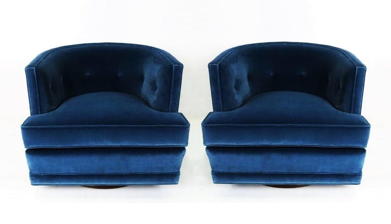 Mid Century Modern Pair Of Luxurious Blue Velvet Swivel Lounge Chairs For Sale At 1stdibs