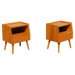 Mid-Century Modern Pair of Maple Nightstands in the Style of Heywood-Wakefield