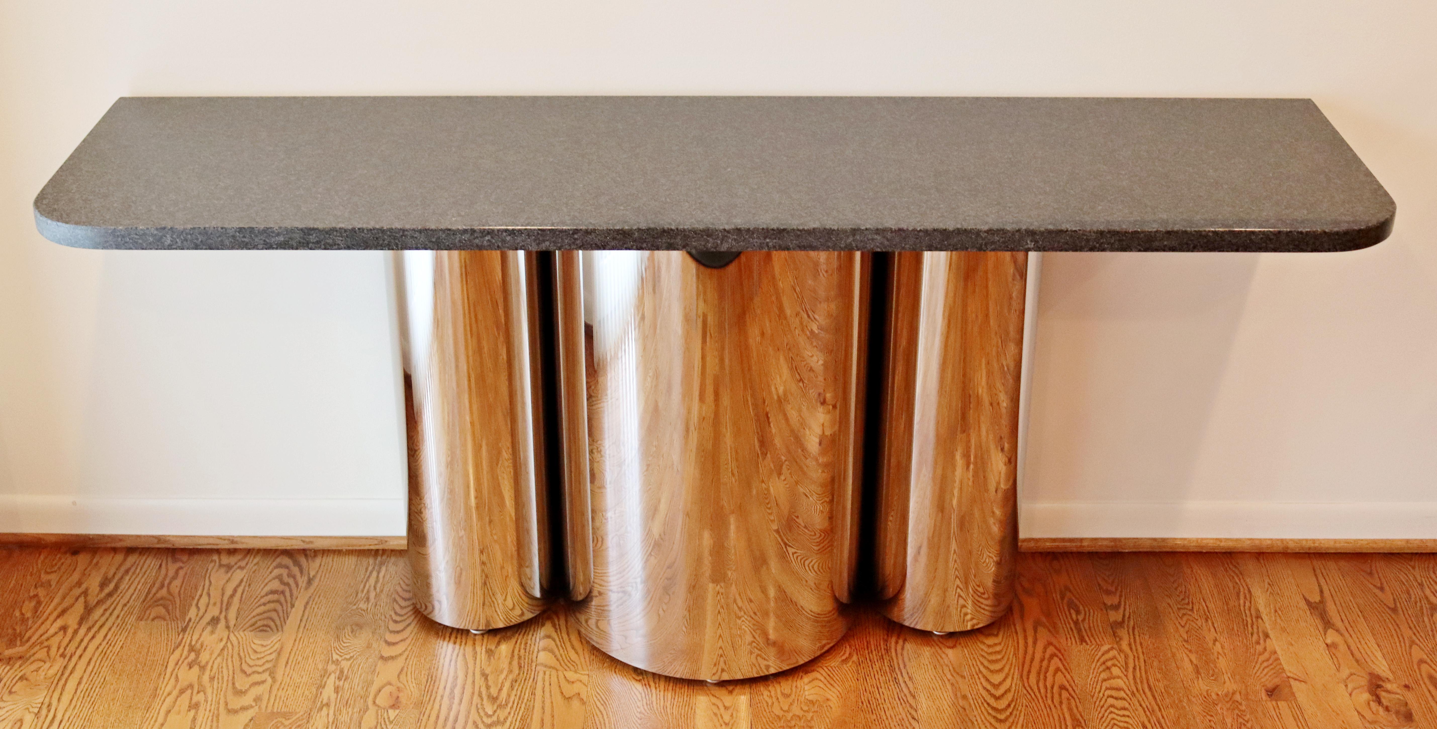 Mid-Century Modern Pair of Marble on Chrome Rounded Console Tables, 1970s In Good Condition In Keego Harbor, MI