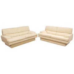 Mid-Century Modern Pair of Milo Baughman Thayer Coggin Short White Sofas, 1970s