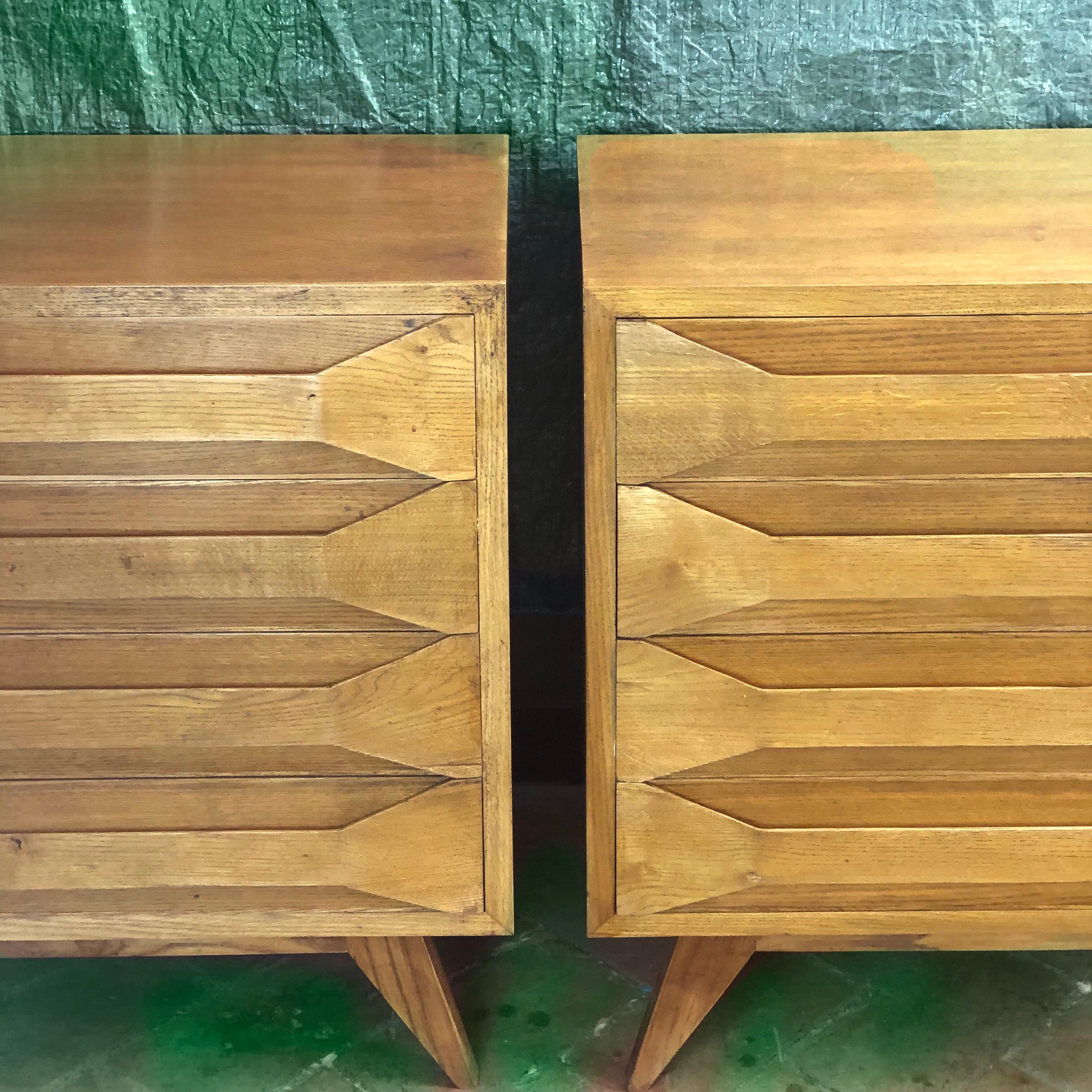 Mid-Century Modern Pair of Modernist Italian Oak Chest of Drawers In Good Condition In Firenze, Tuscany