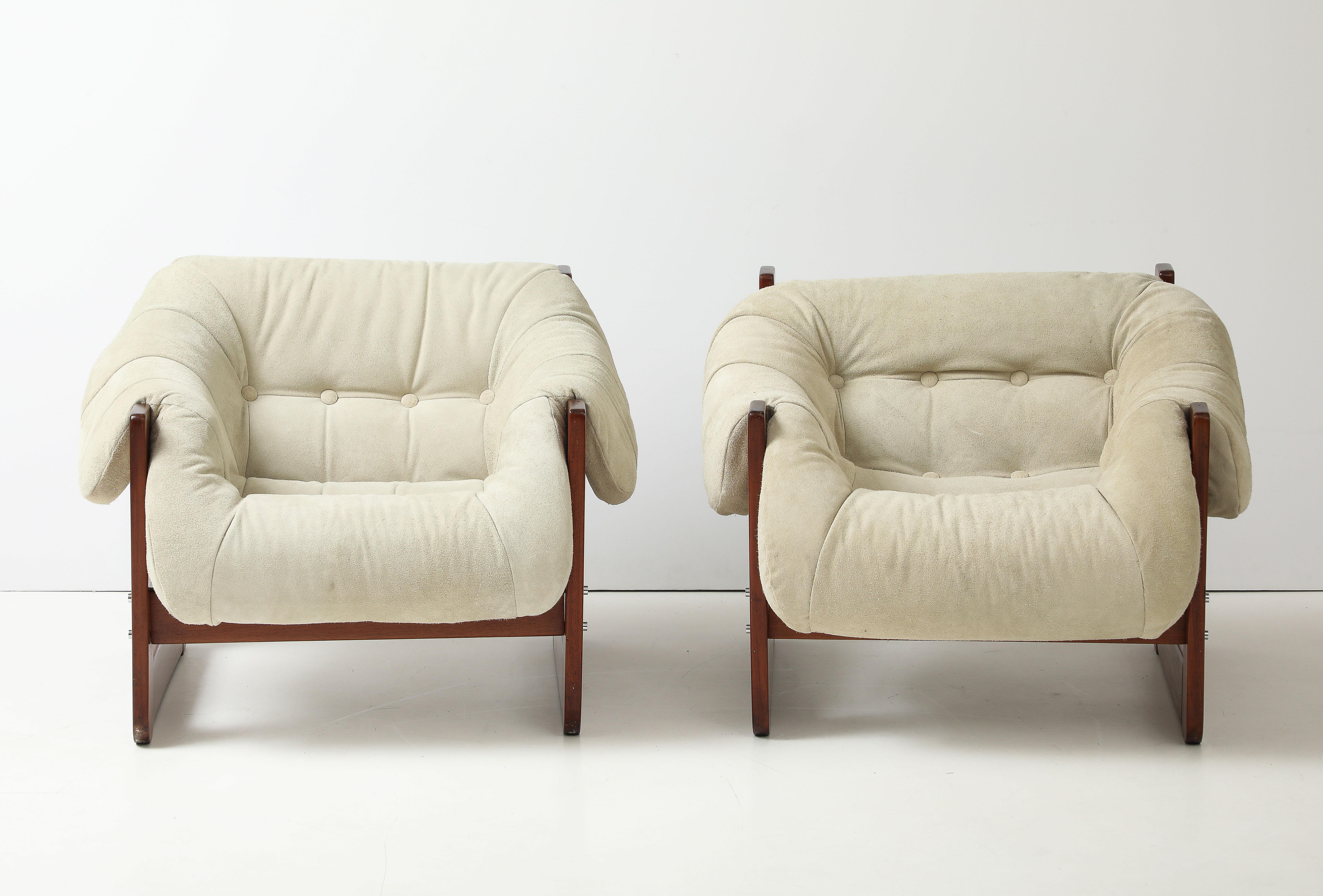 Coppia di poltrone MP-97 di Percival Lafer, anni '70, in stile Mid-Century Modern

La sedia MP-97 di Percival Lafer è un pezzo straordinario del design modernista brasiliano.
Caratterizzata da una scultorea struttura in legno e da una comoda seduta,