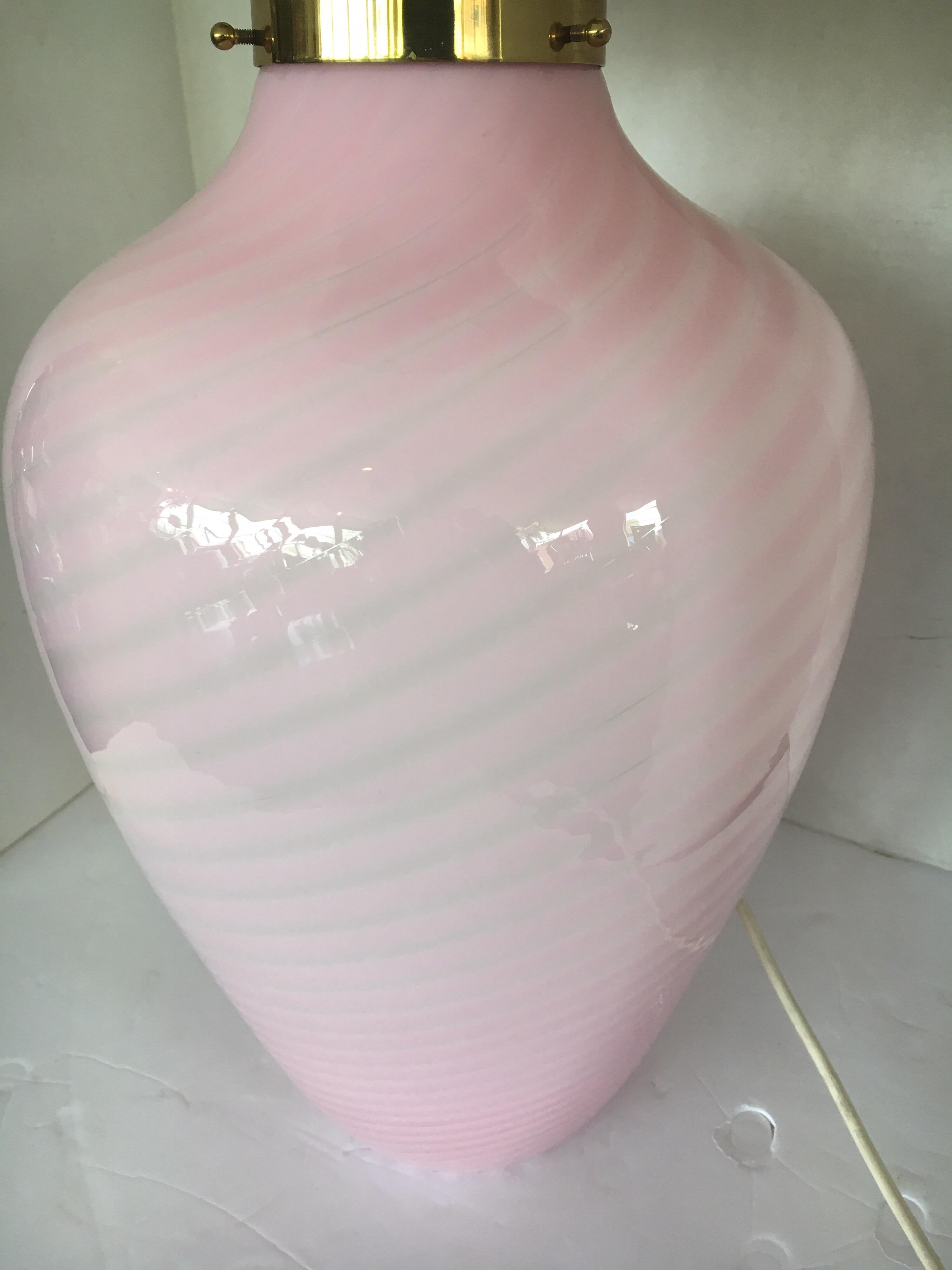 Mid-Century Modern Pair of Murano Glass Pink Swirl Table Lamps Made in Italy 1