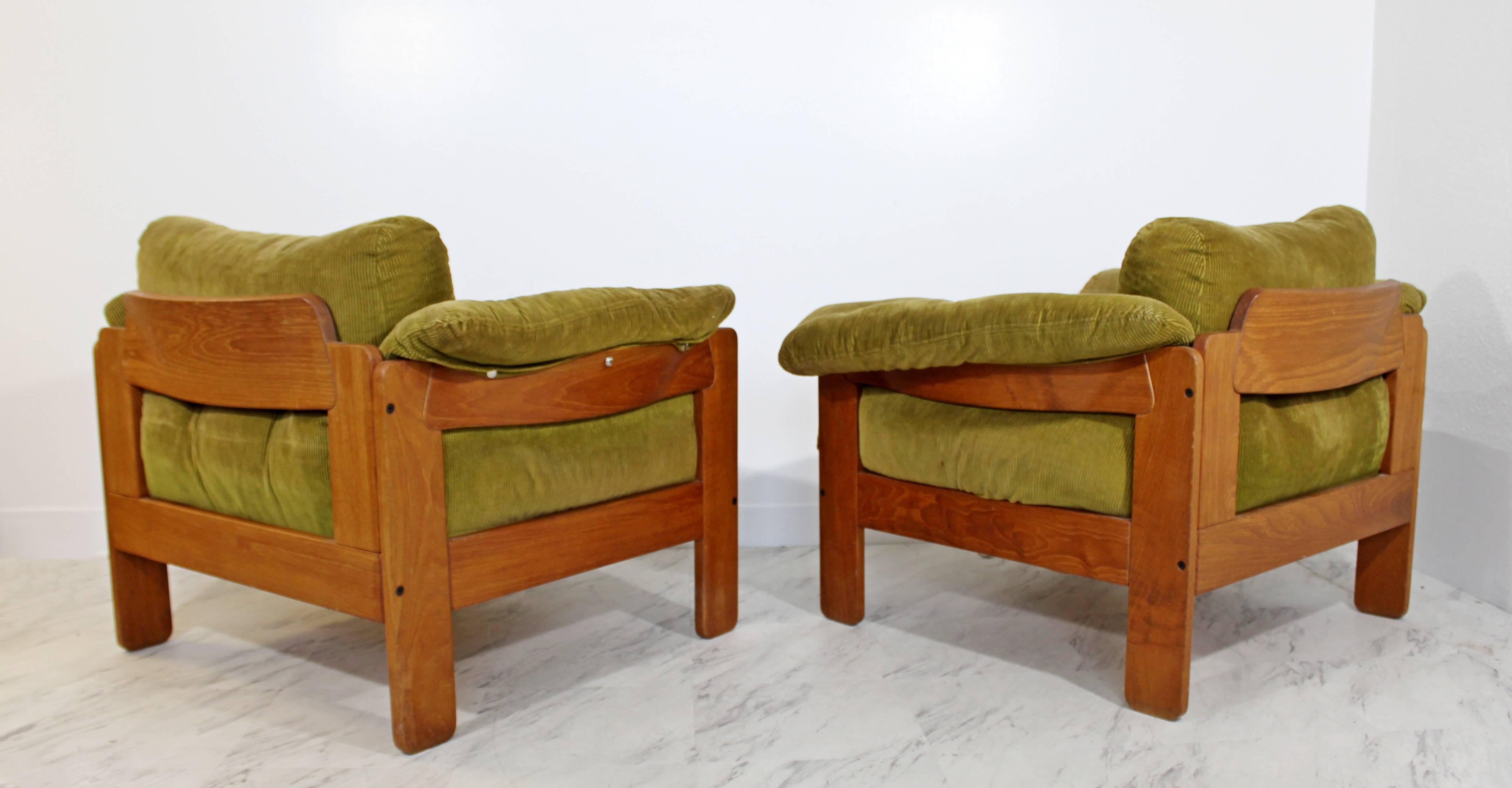Upholstery Mid-Century Modern Pair of N. Eilersen Danish Lounge Chairs, 1960s
