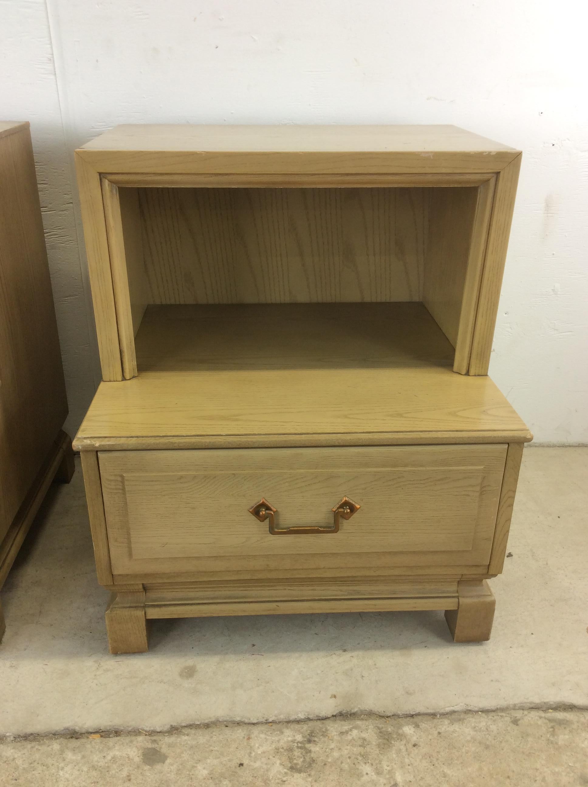 20th Century Mid Century Modern Pair of Nightstands with Limed Oak Finish For Sale