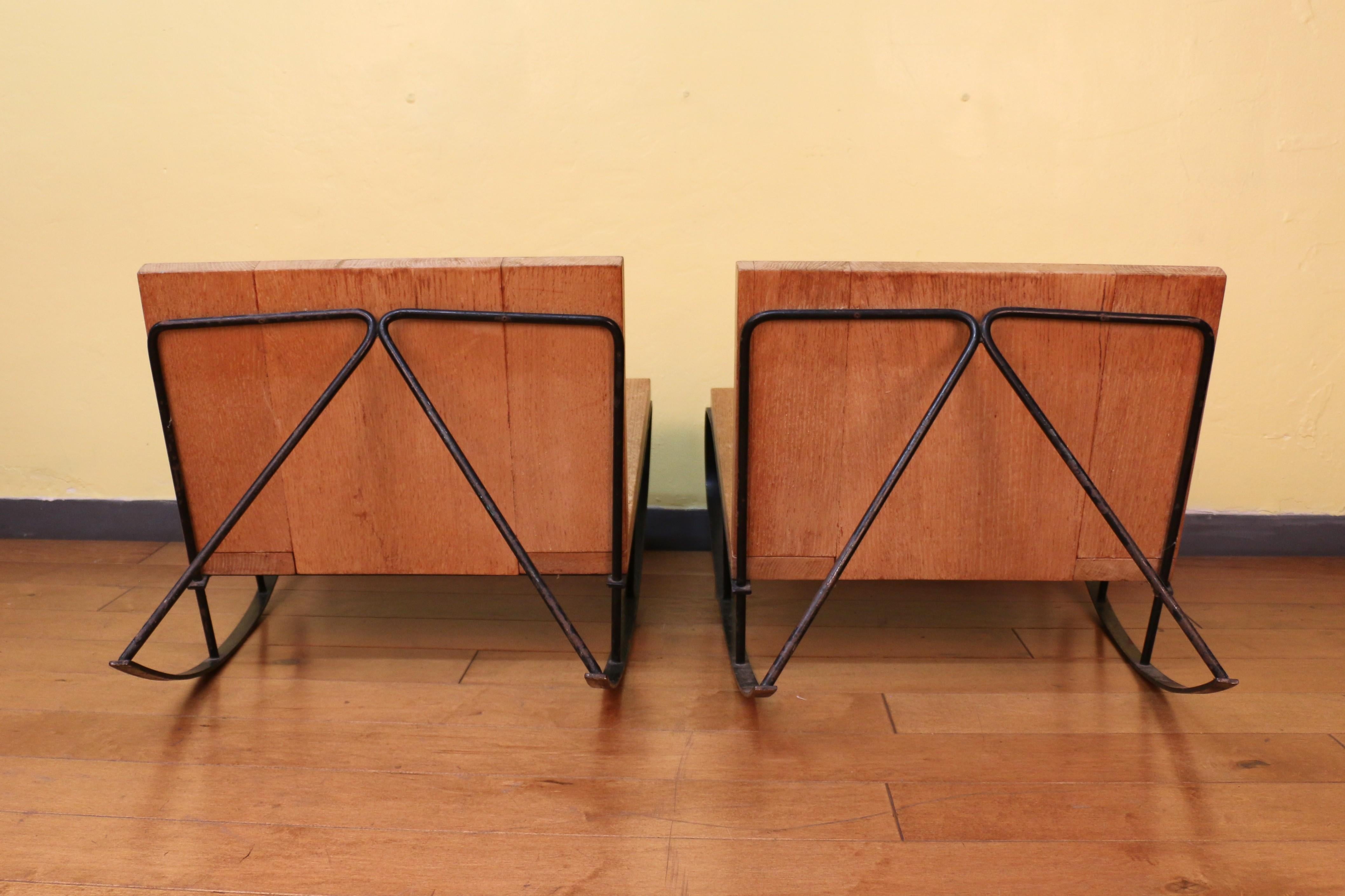 Coppia di sedie a scaffale in Oak e metallo del Mid Century Modern, anni '70 in vendita 4