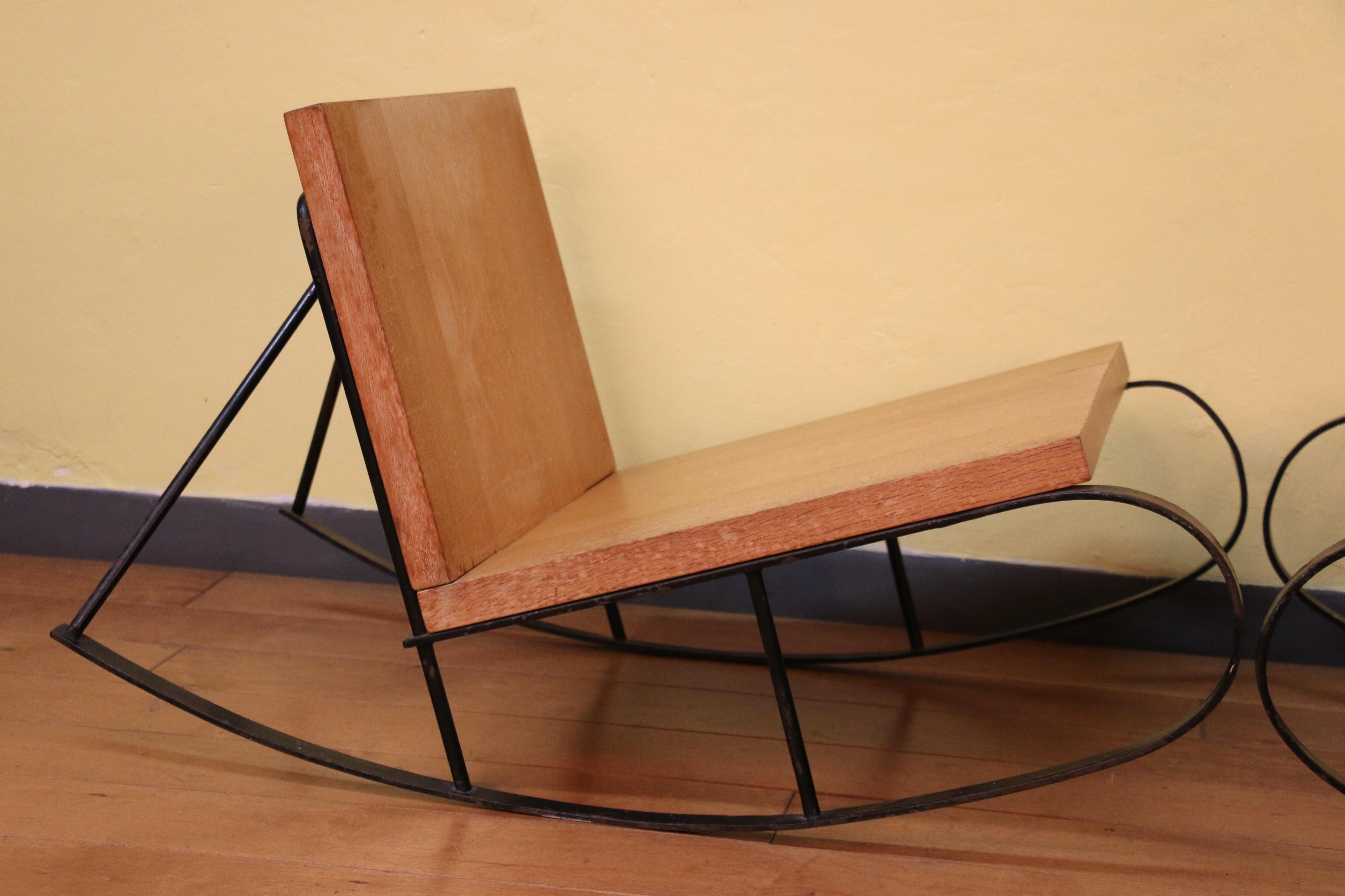 Coppia di sedie a scaffale in Oak e metallo del Mid Century Modern, anni '70 in vendita 8
