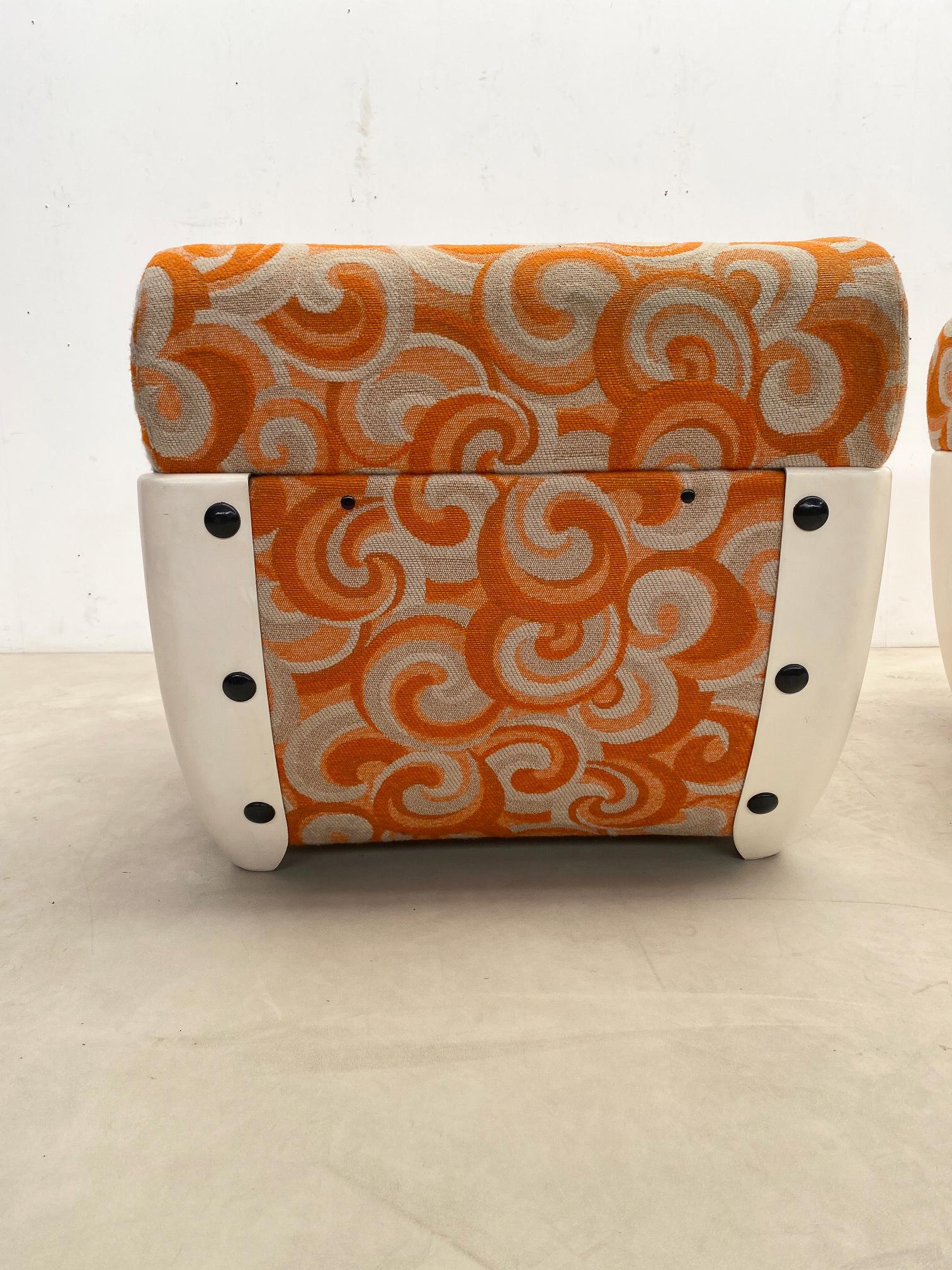 Paar orangefarbene Sessel, Mid-Century Modern, Italien, 1970er Jahre, Originalpolsterung im Zustand „Gut“ im Angebot in Brussels, BE