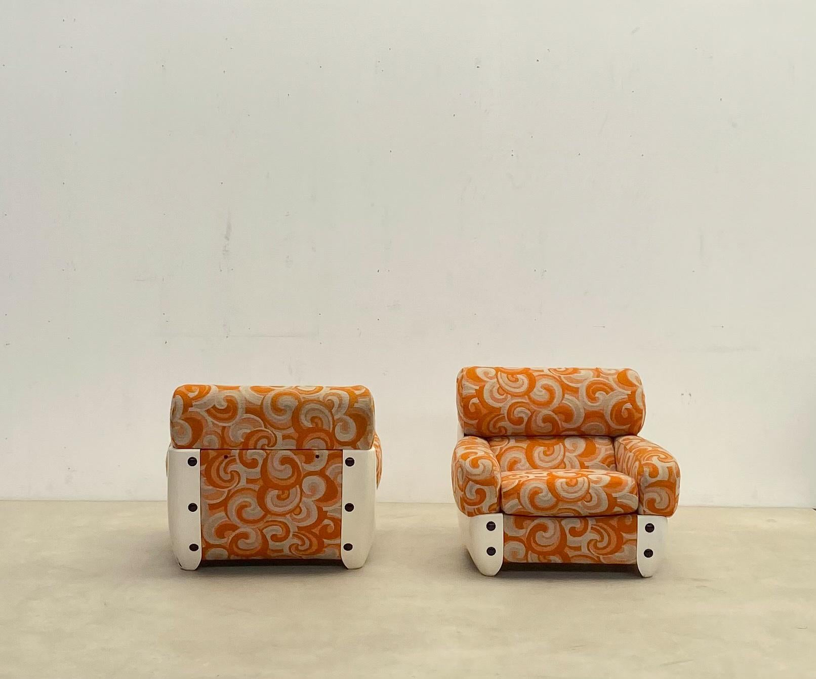 Fabric Mid-Century Modern Pair of Orange Armchairs, Italy, 1970s, Original Upholstery For Sale