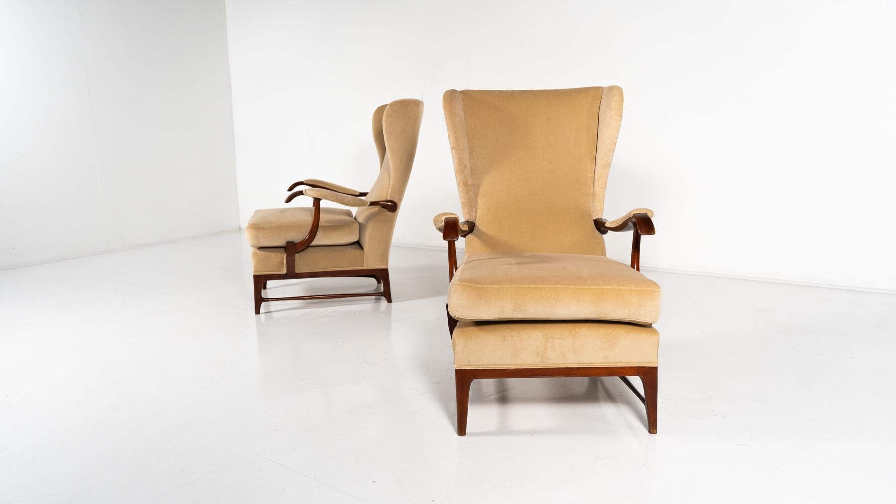 Mid-20th Century Mid-Century Modern Pair of Paolo Buffa Armchairs, 1950s - New Upholstery For Sale