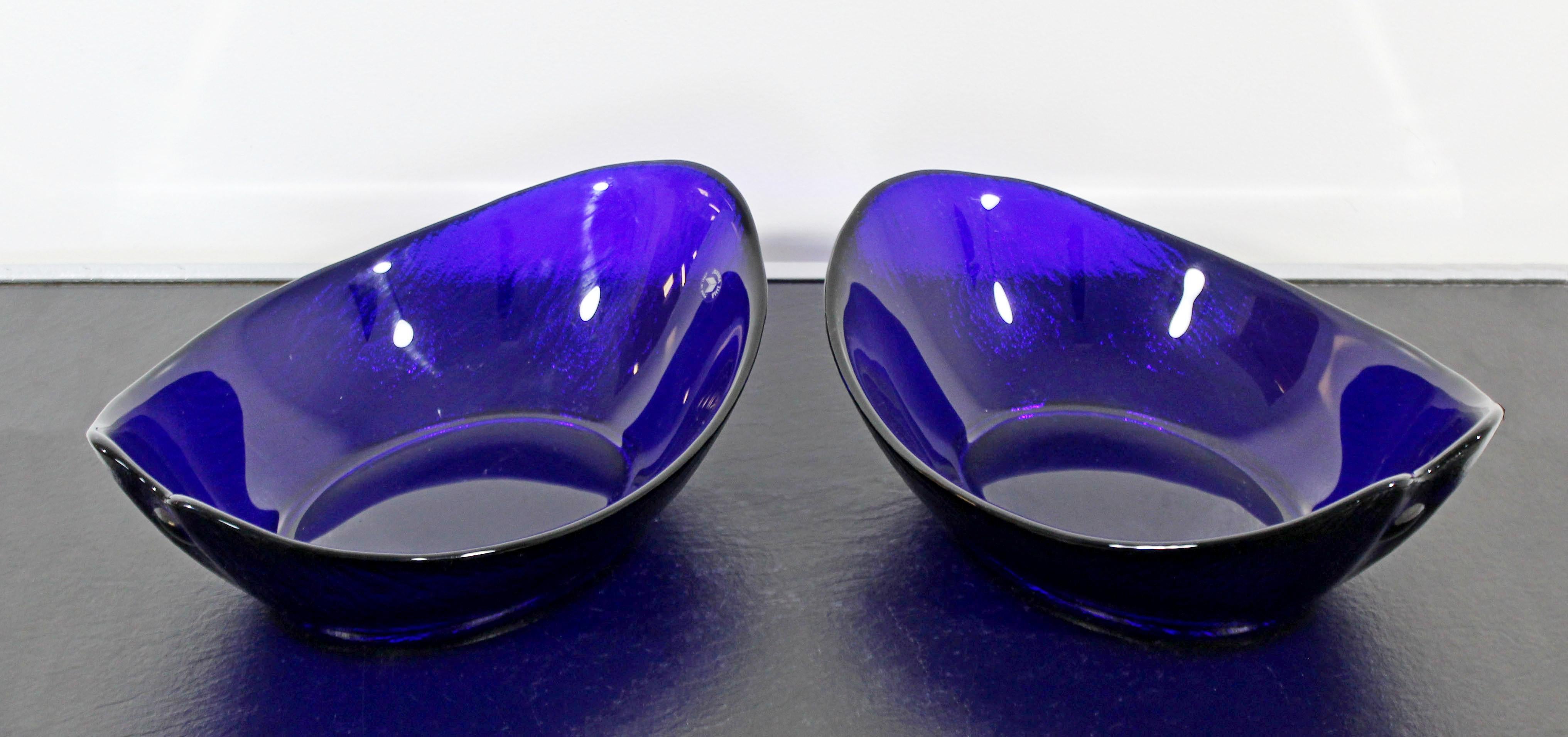 For your consideration is a lovely pair of blue, Murano, hand blown glass art bowls, by Pitti Vetro, circa 1970s. In excellent condition. The dimensions are 9