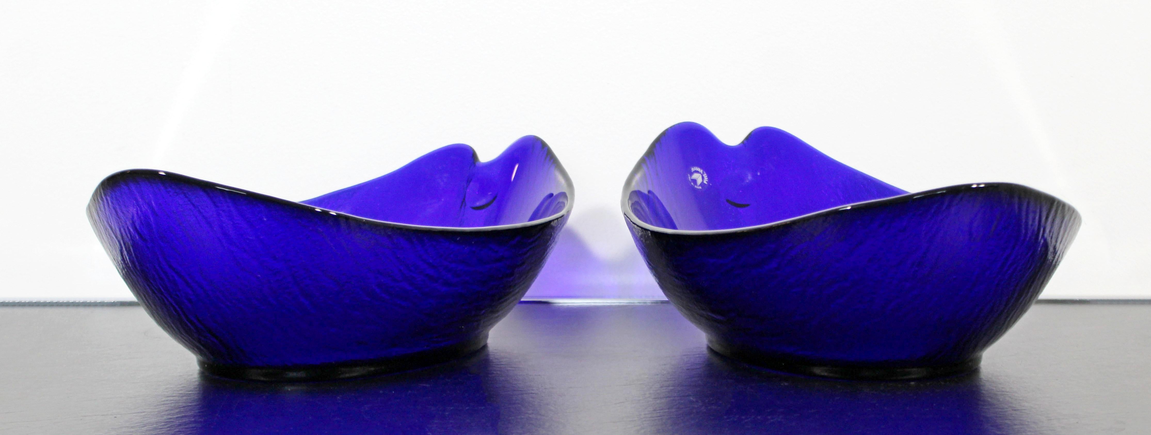 Mid-Century Modern Pair of Pitti Vetro Cobalt Murano Glass Bowls 1970s Italian 1