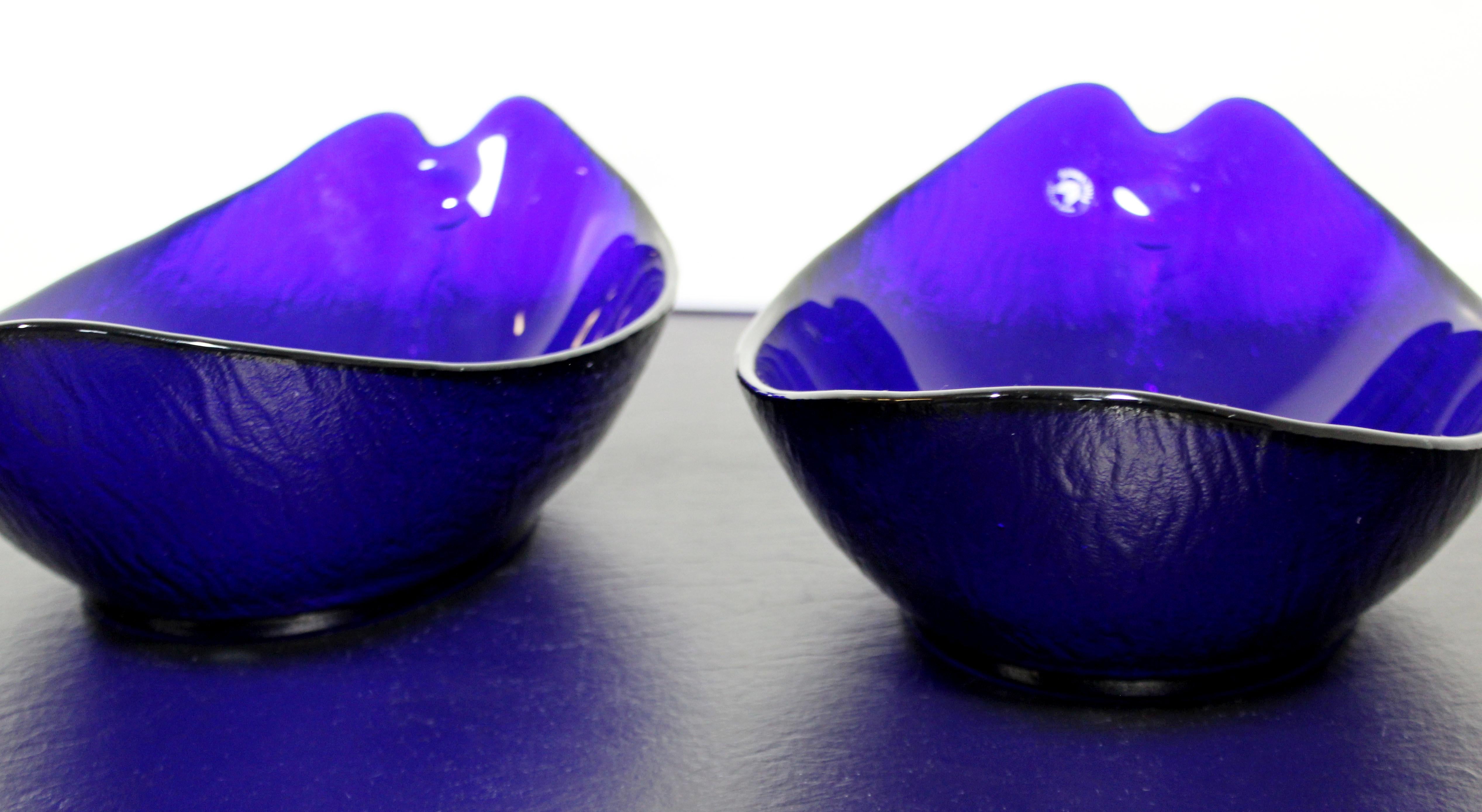 Mid-Century Modern Pair of Pitti Vetro Cobalt Murano Glass Bowls 1970s Italian 4