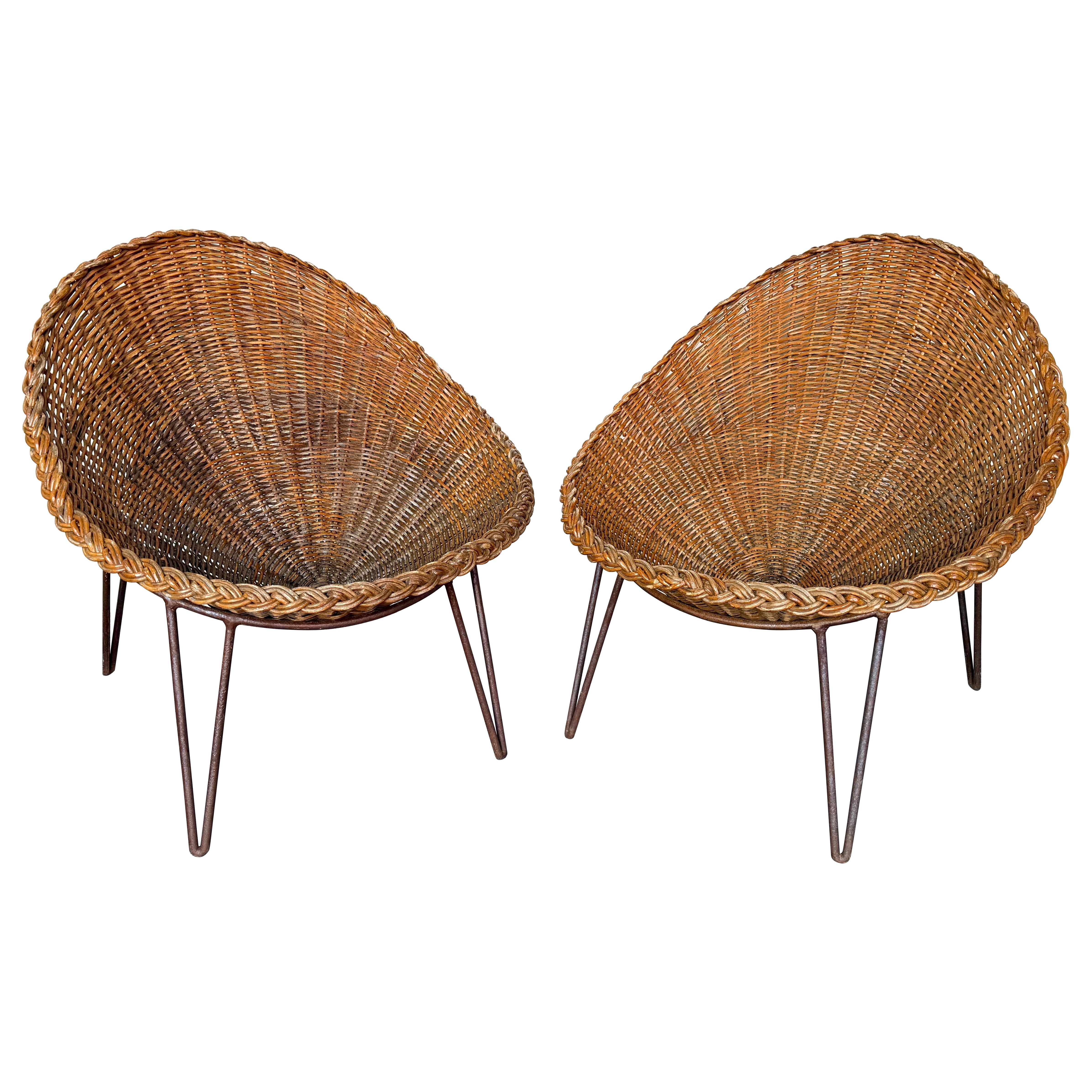 Coppia di poltrone in rattan di metà secolo. Francia, anni '50 in vendita