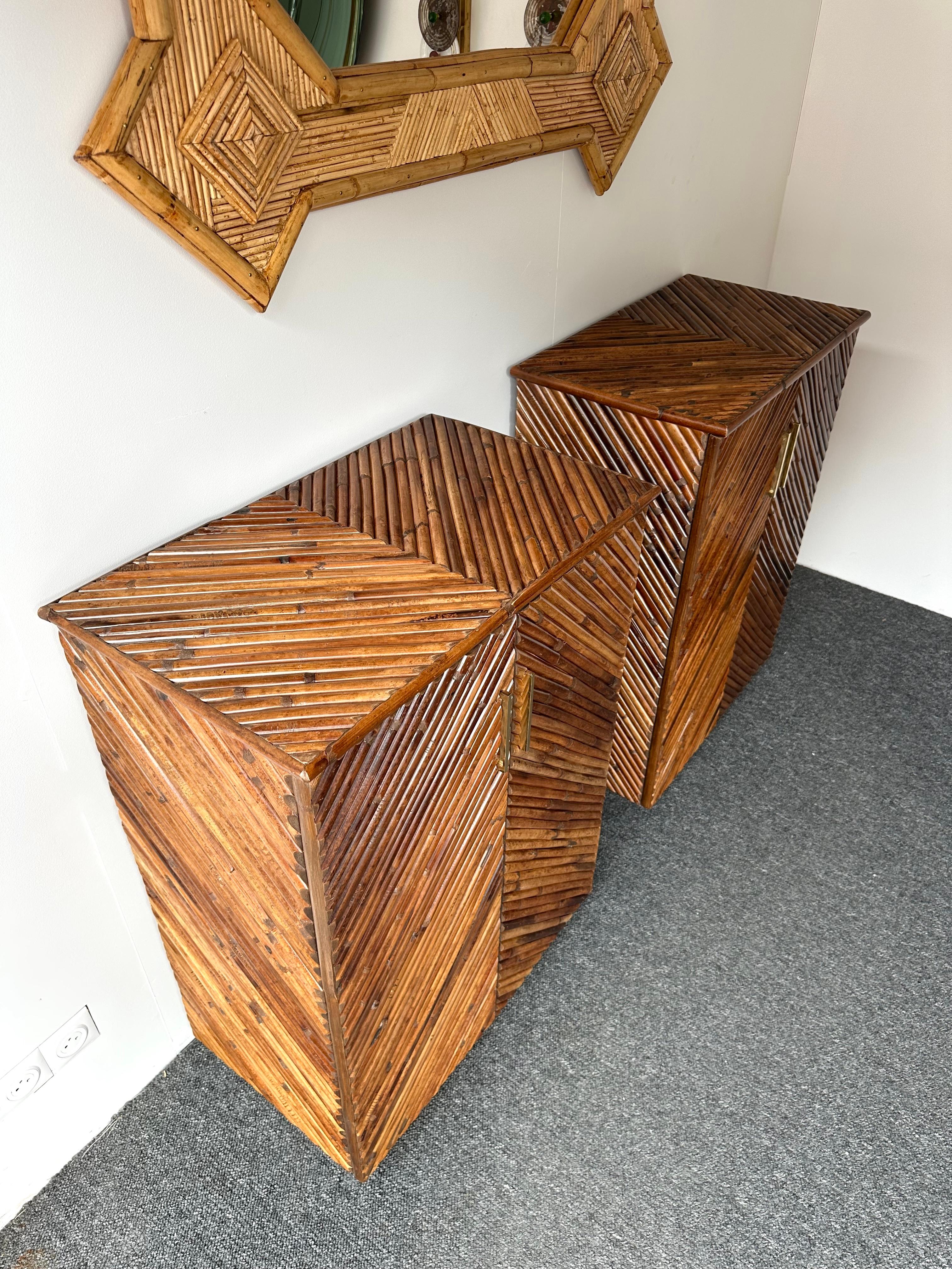 Mid-Century Modern Pair of Rattan Malacca Brass Cupboards Cabinets. Italy, 1980s Moderno de mediados de siglo en venta