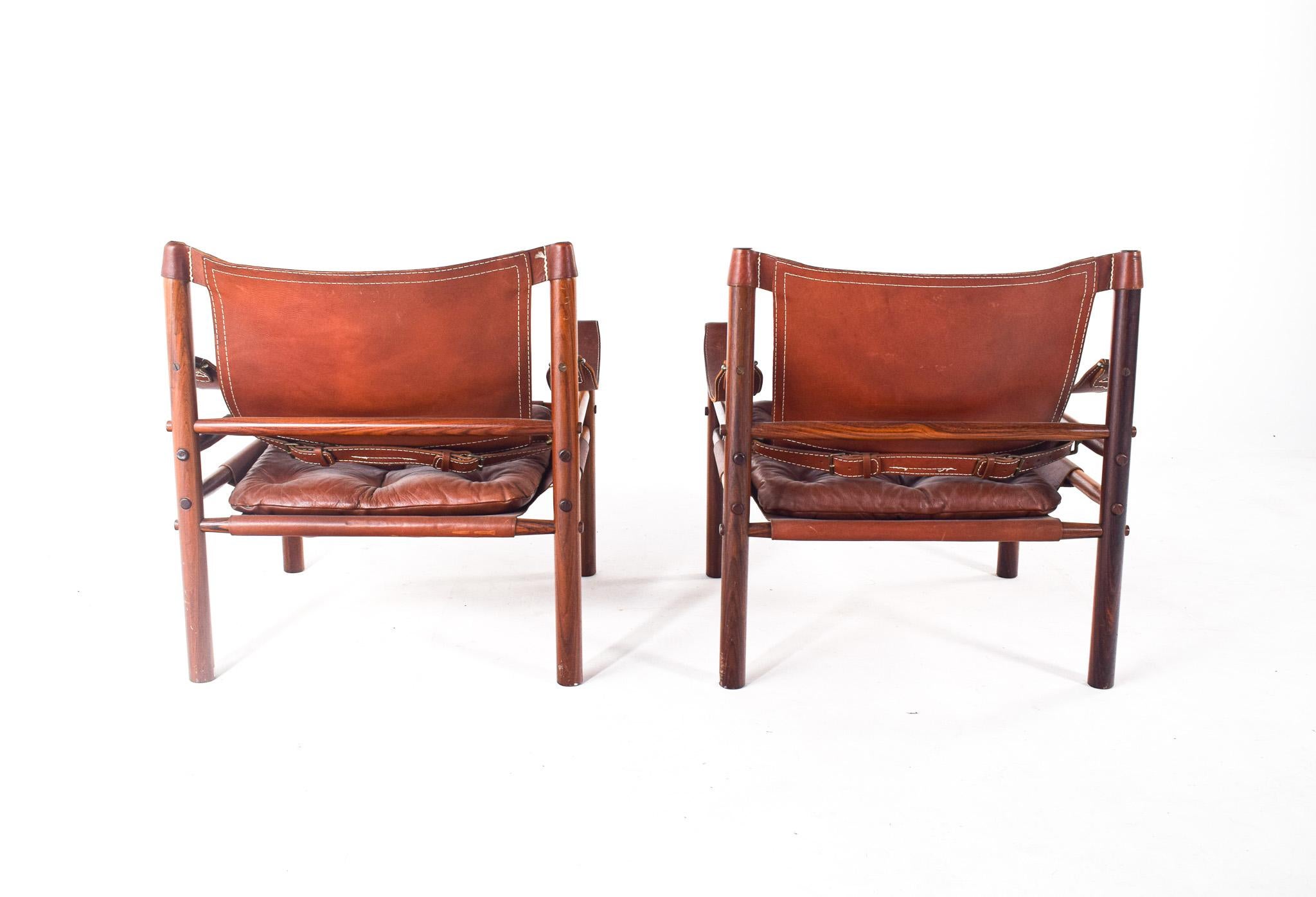 Mid-Century Modern Pair of Rosewood Armchairs by Arne Norell 3