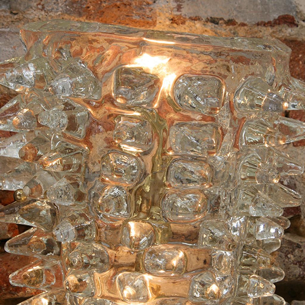 Coppia di lampade italiane in vetro di Murano e ottone Rostrati della metà del secolo scorso in vendita 3