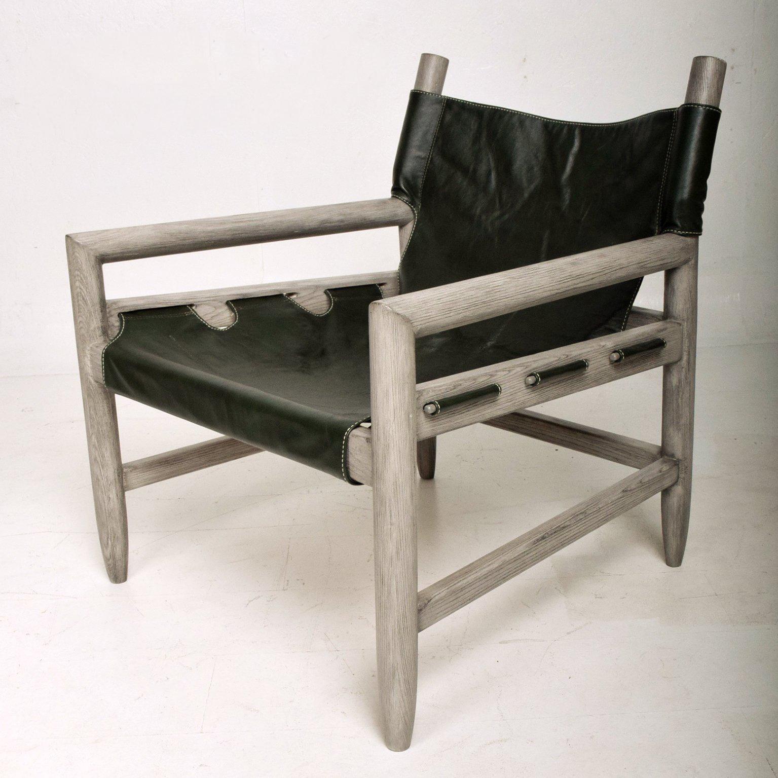 Mid Century Modern Pair of Safari Lounge Chairs 1