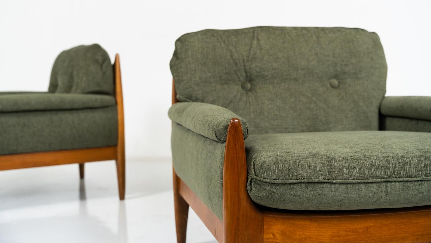 Mid-Century Modern Pair of Scandinavian Armchairs, 1960s - New Upholstery In Good Condition For Sale In Brussels, BE