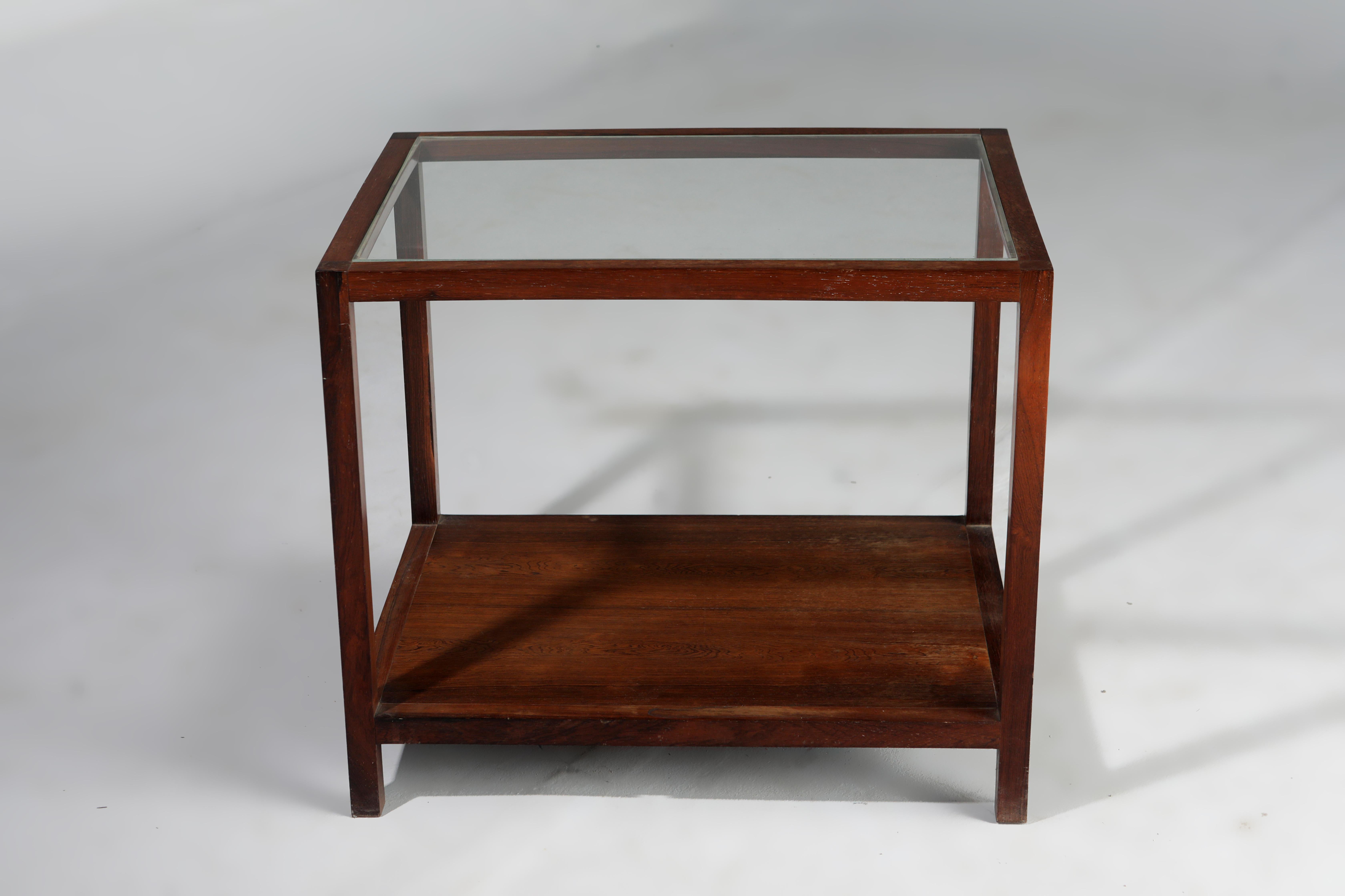 Glass Mid-Century Modern Pair of Side Tables by Joaquim Tenreiro, Brazil, 1960s For Sale