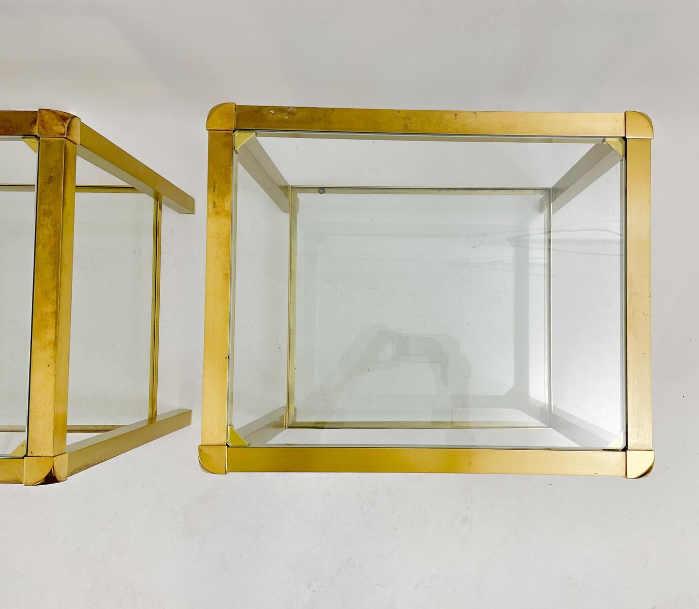 Late 20th Century Mid-Century Modern Pair of Side Tables, Italy