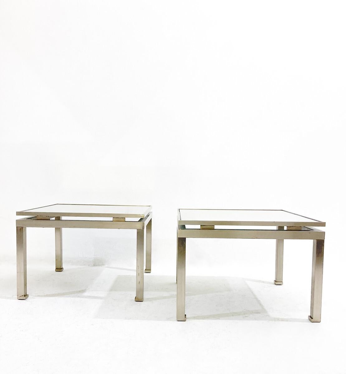 Beistelltische aus Metall und Glas, Mid-Century Modern, Italien, 1970er Jahre, Paar (Ende des 20. Jahrhunderts) im Angebot