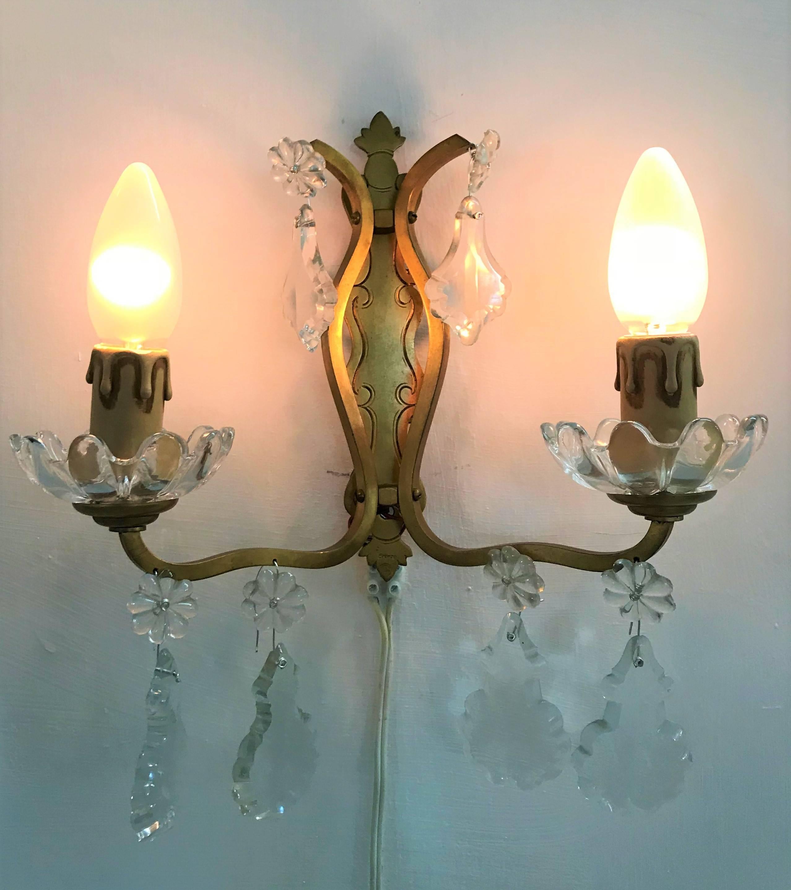 Mid-Century Modern Pair of signed Bronze and Crystal Sconces by Baccarat, France For Sale 1