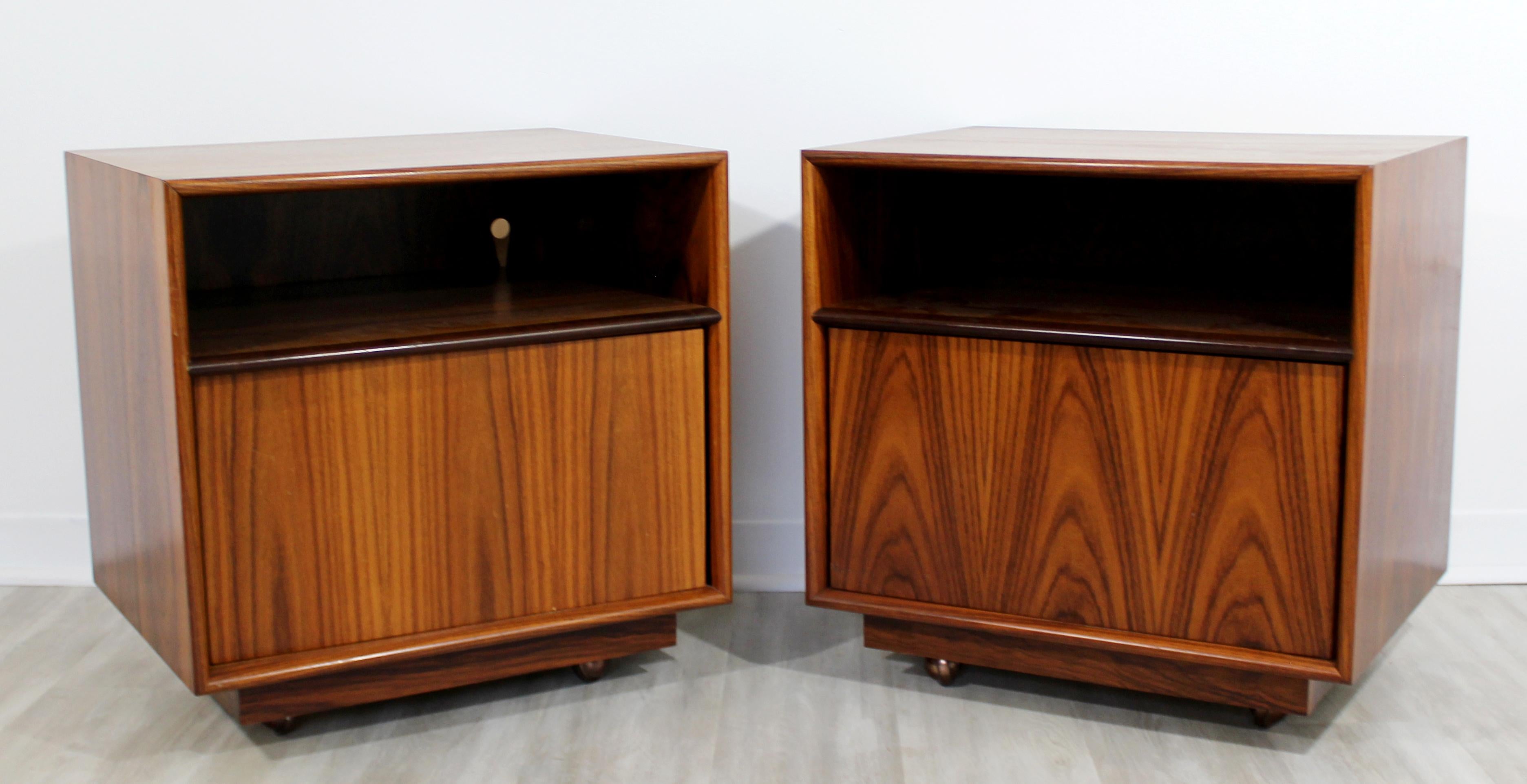 Mid-20th Century Mid-Century Modern Pair of Single Shelf Rosewood Nightstands, 1960s