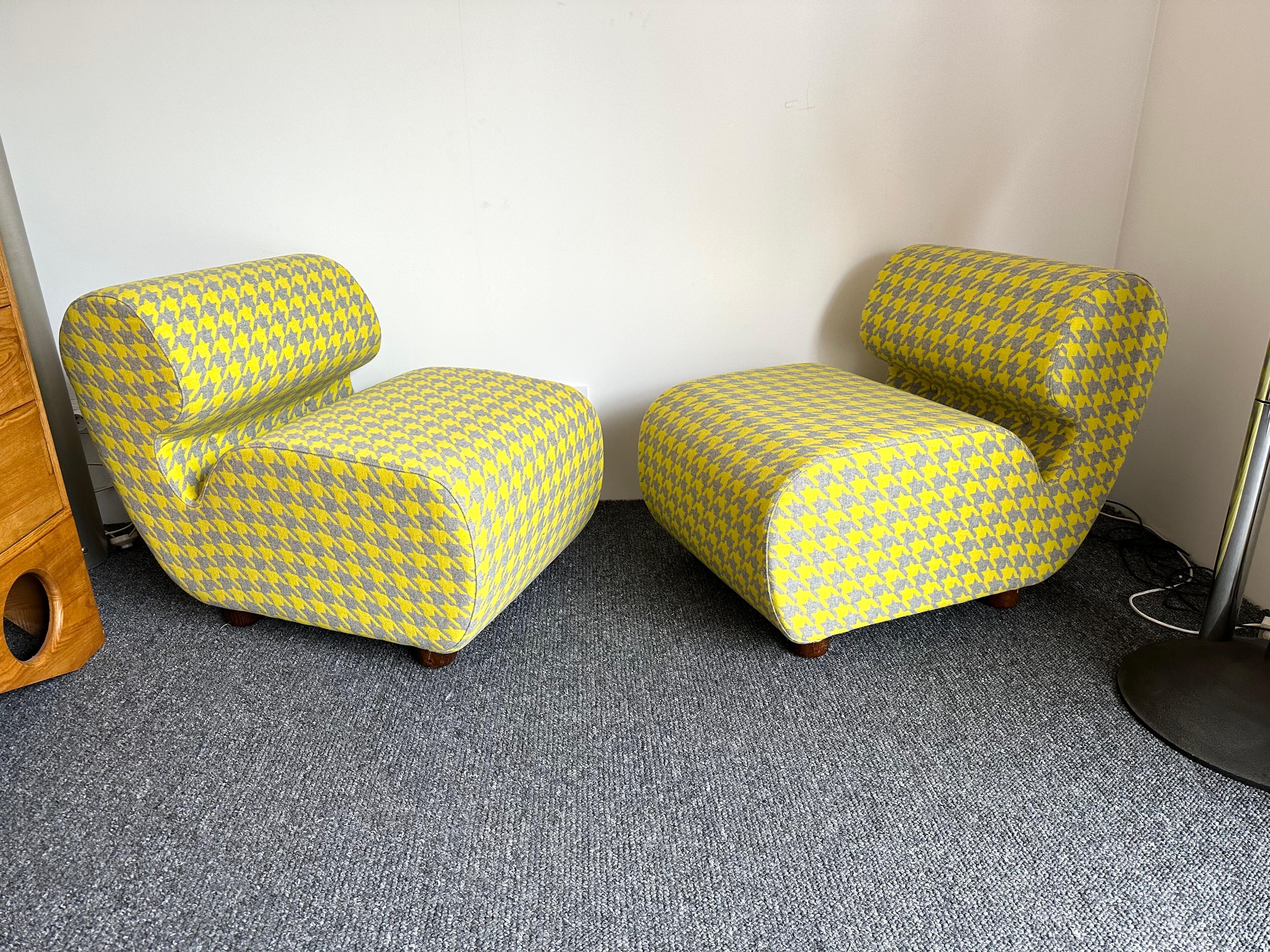 Italian Mid-Century Modern Pair of Slipper Chairs P. Italy, 1970s For Sale