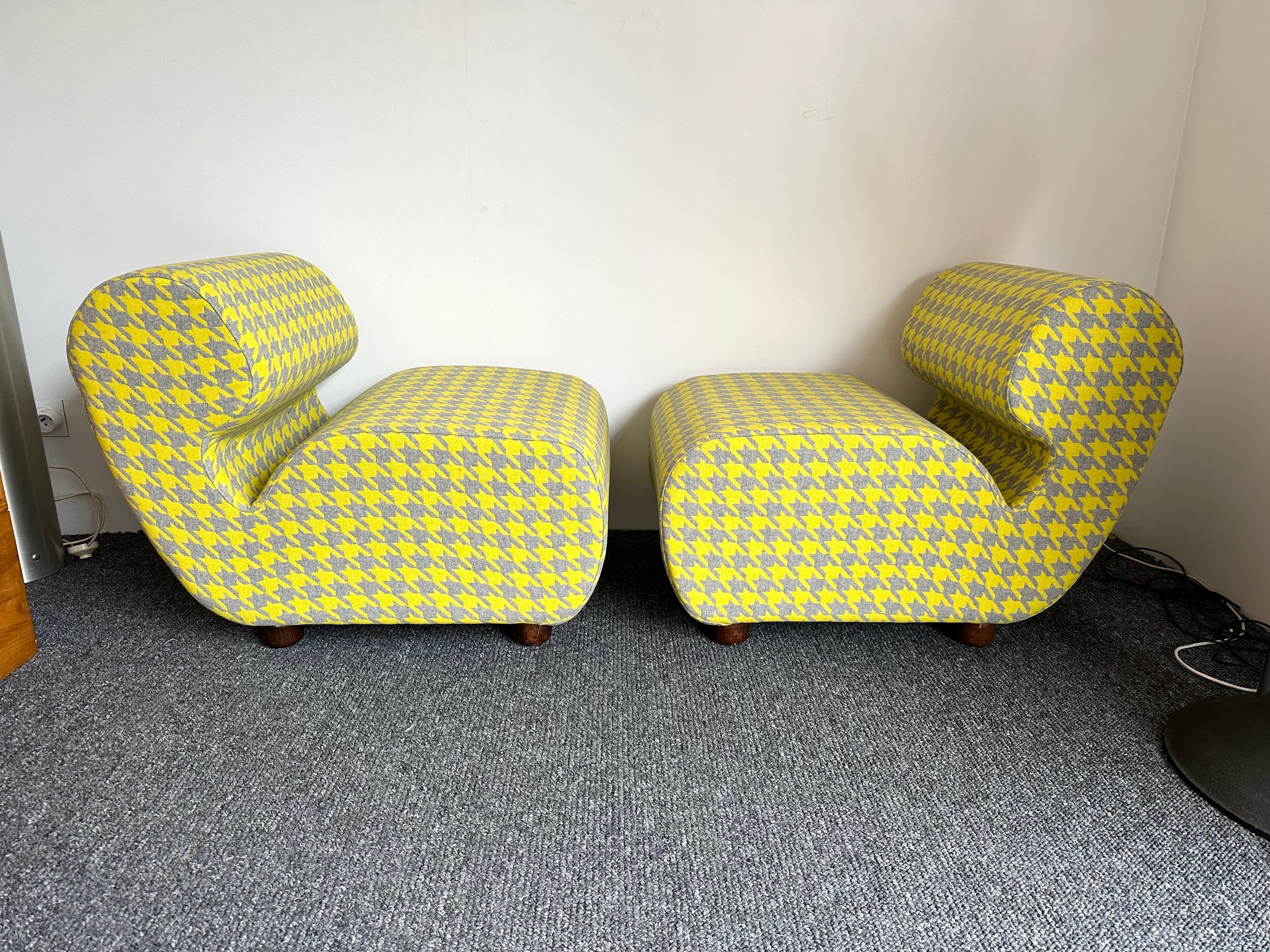 Fabric Mid-Century Modern Pair of Slipper Chairs P. Italy, 1970s For Sale