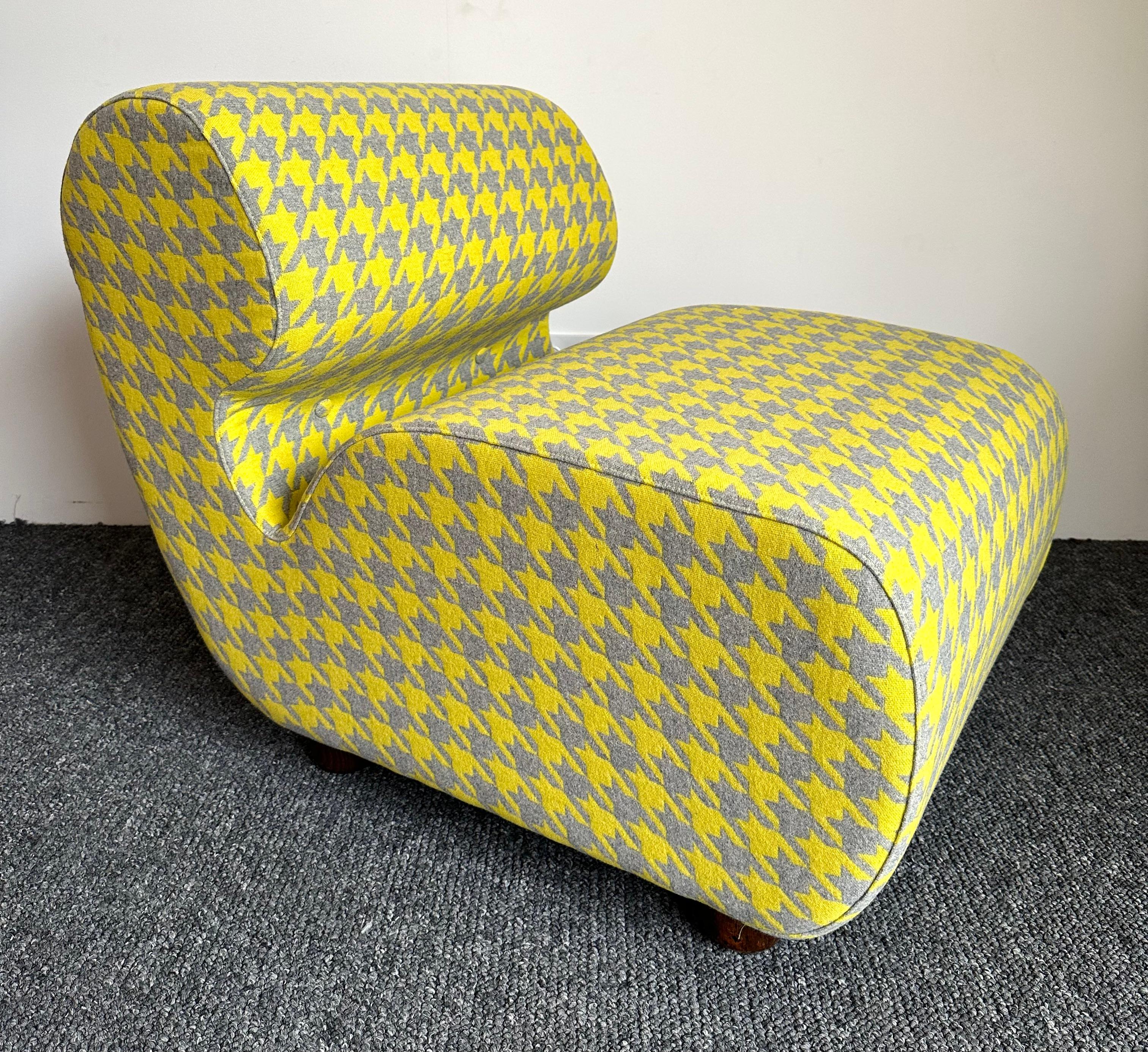 Mid-Century Modern Pair of Slipper Chairs P. Italy, 1970s For Sale 2