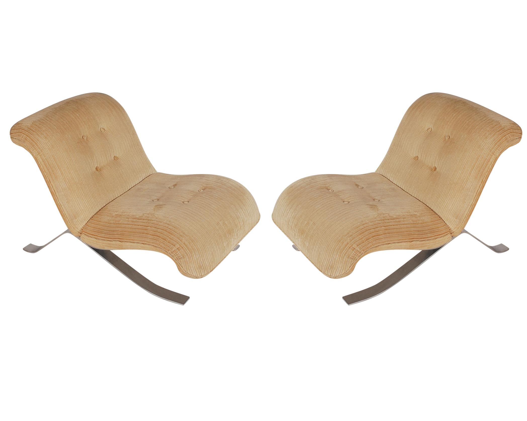Mid-Century Modern Pair of Slipper Lounge Chairs with Barcelona Style Legs 5