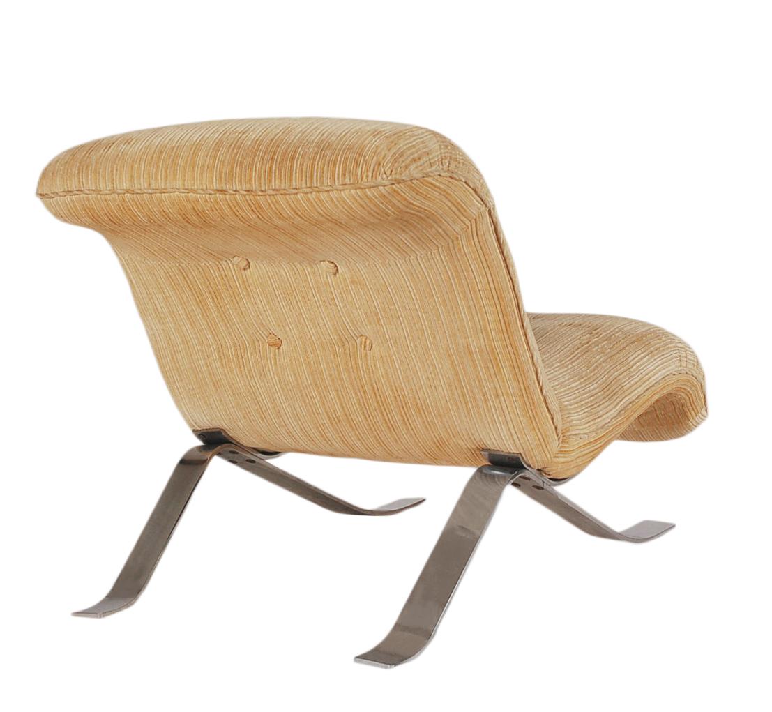 American Mid-Century Modern Pair of Slipper Lounge Chairs with Barcelona Style Legs